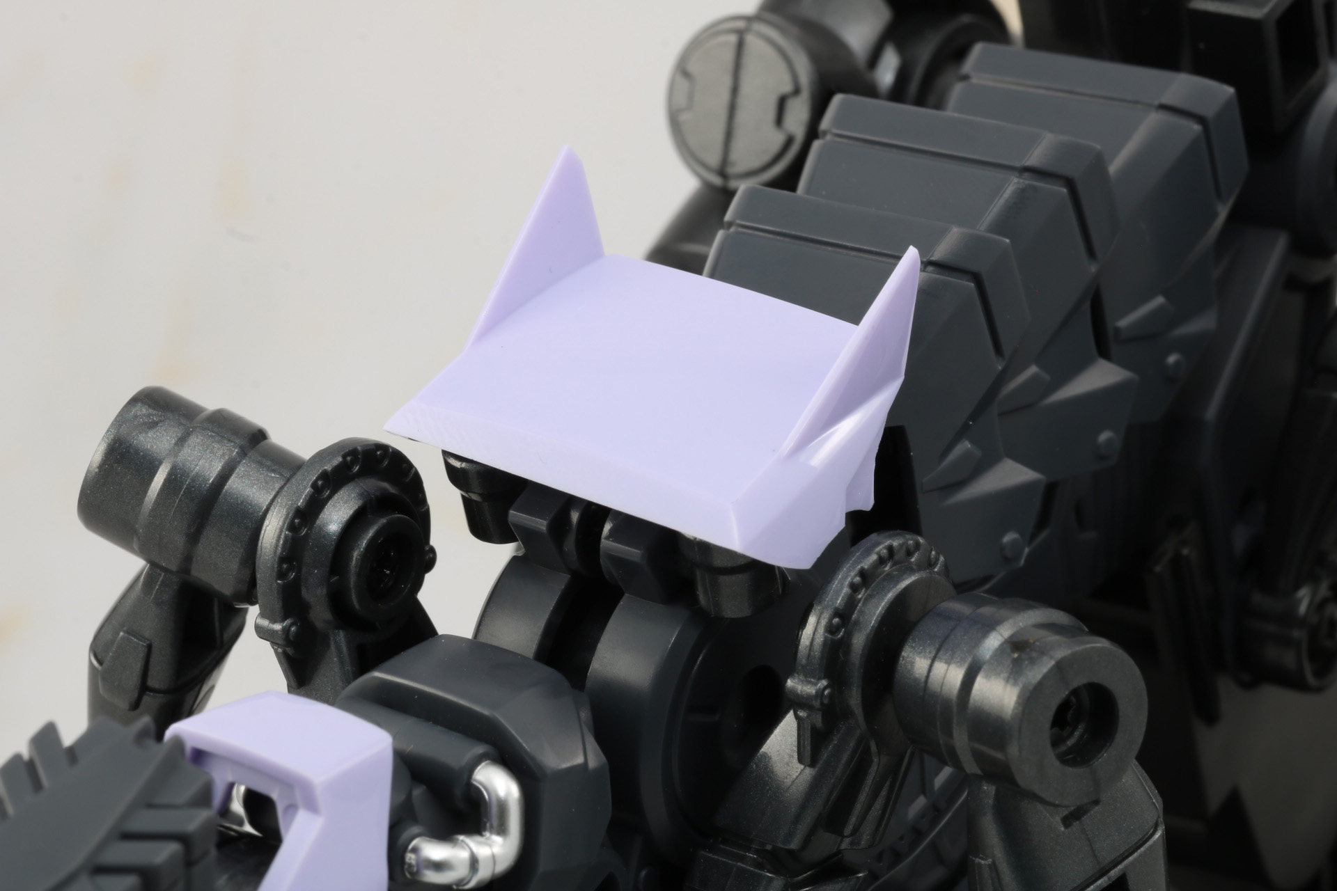 肩部のパーツ装着