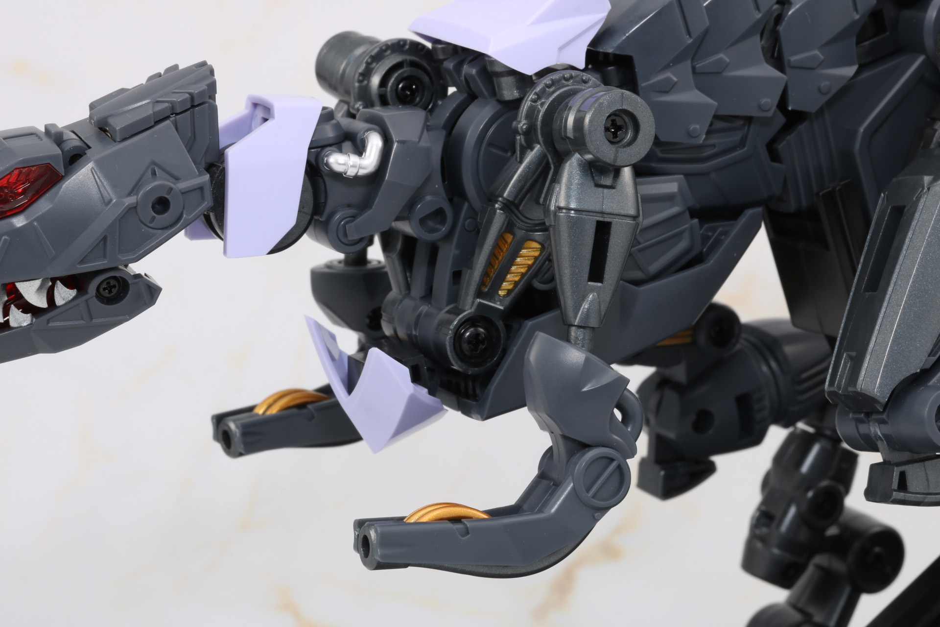 腕部のパーツ装着