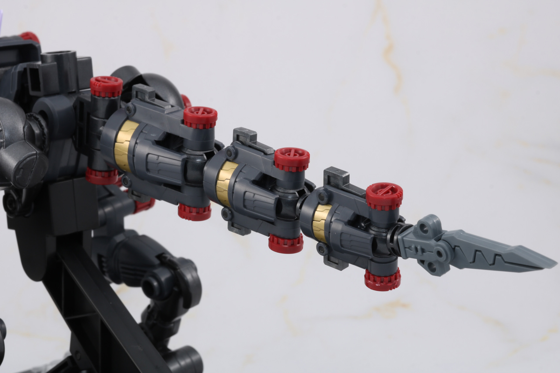 尻尾のパーツ装着