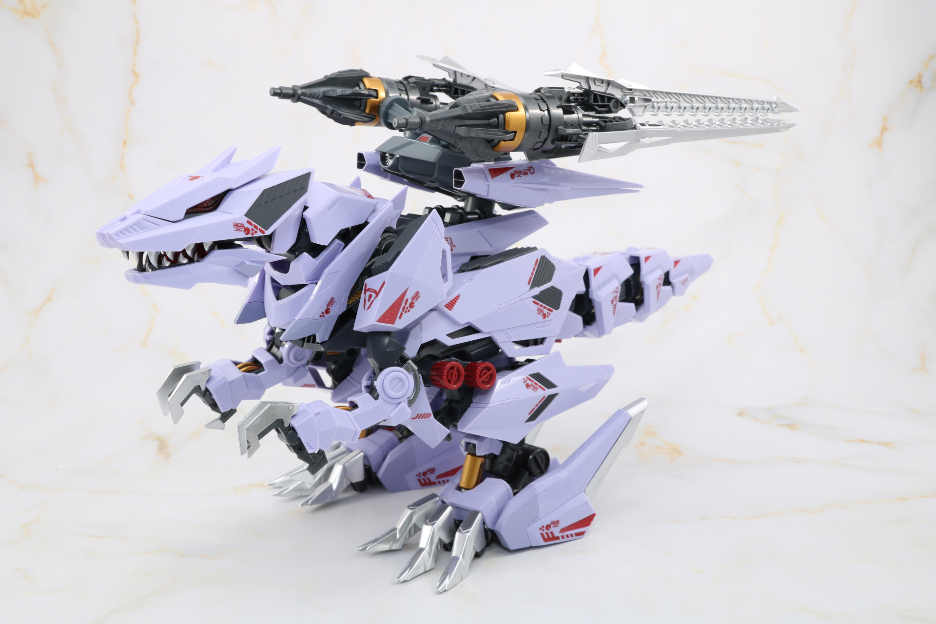 頭部コックピットハッチはアーマーカバーと内部カバーが開く形に