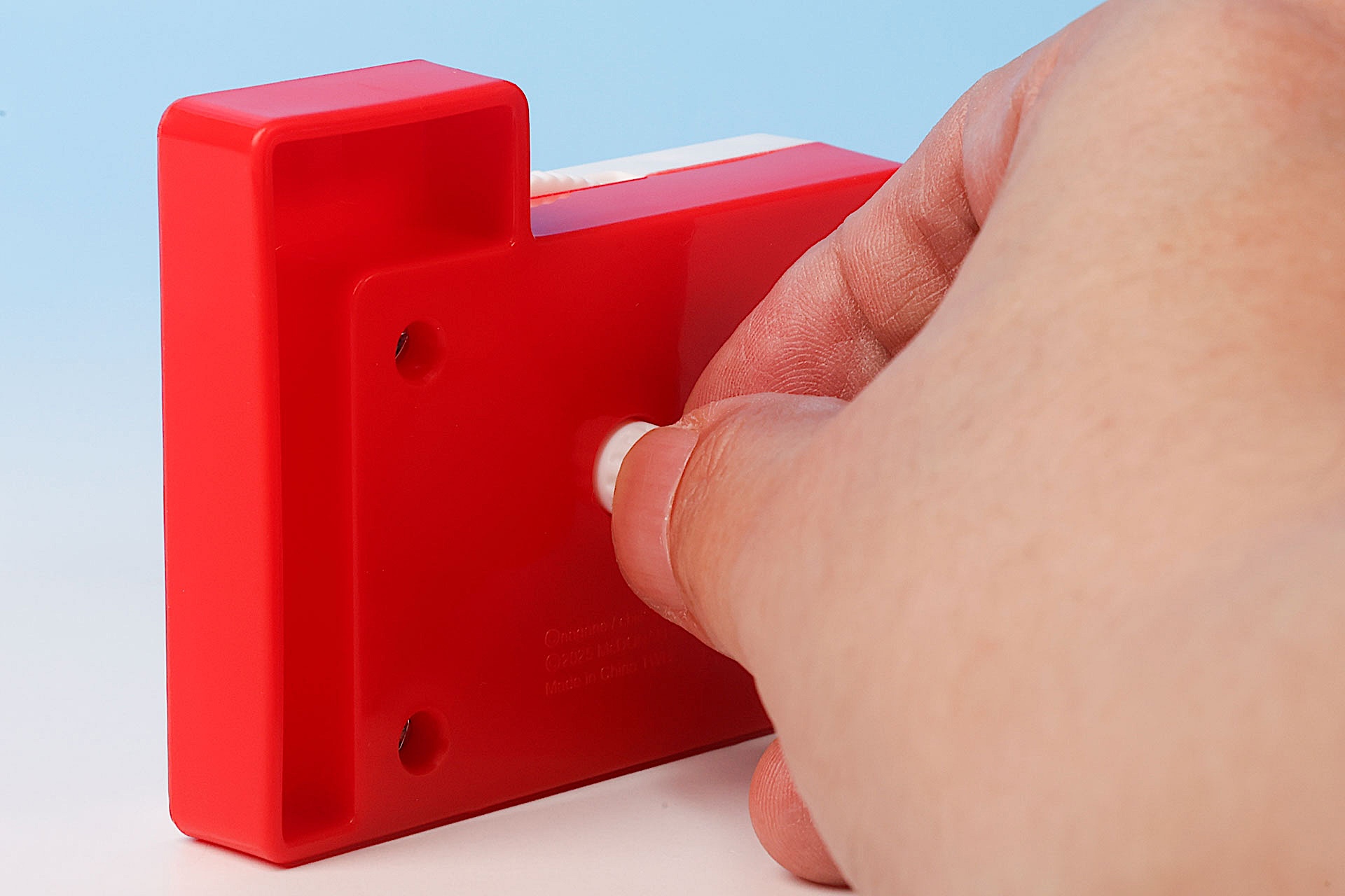 背面側のダイヤルは月を変えるためのものだ