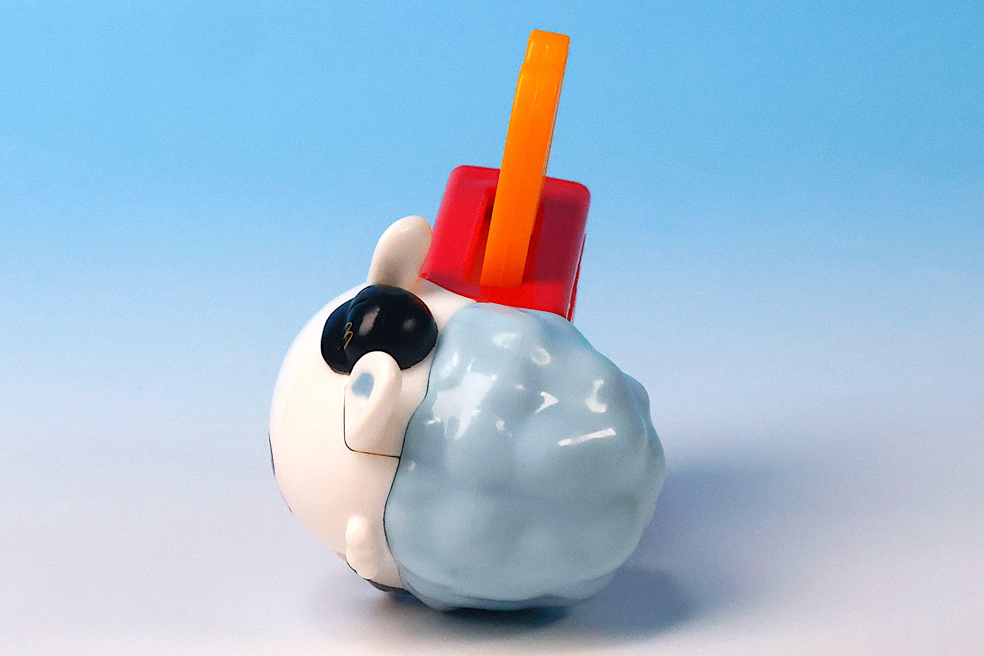 モモンガの背面側にはモコモコしたものが出ている