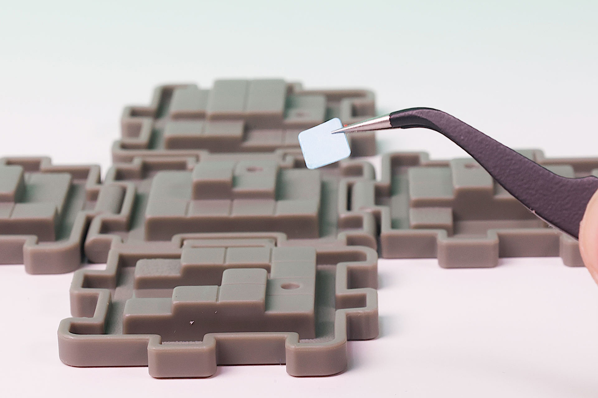 付属のシールを貼っていこう