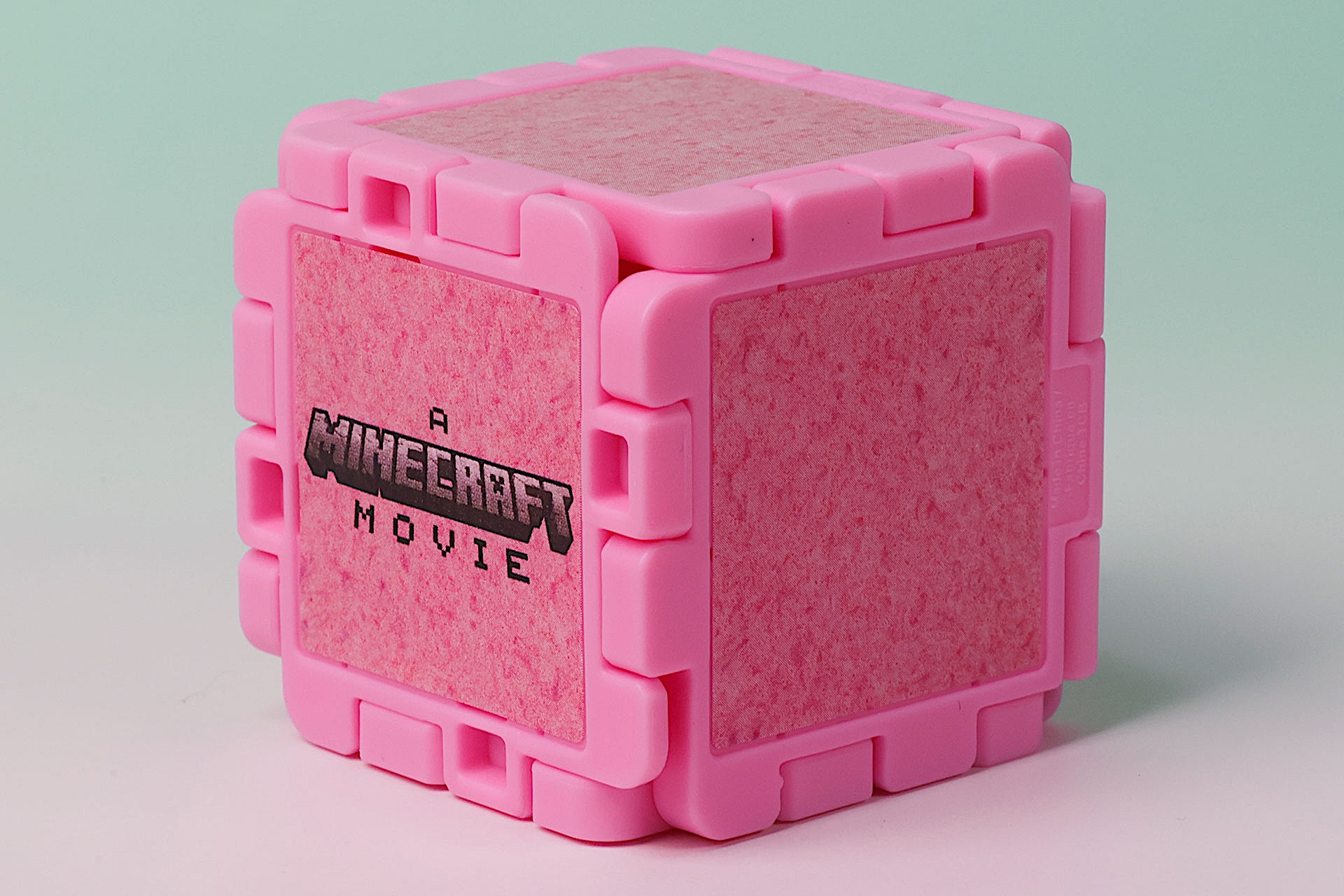 全面ピンクのウールブロックのテクスチャーが再現されており、なかなか美しい