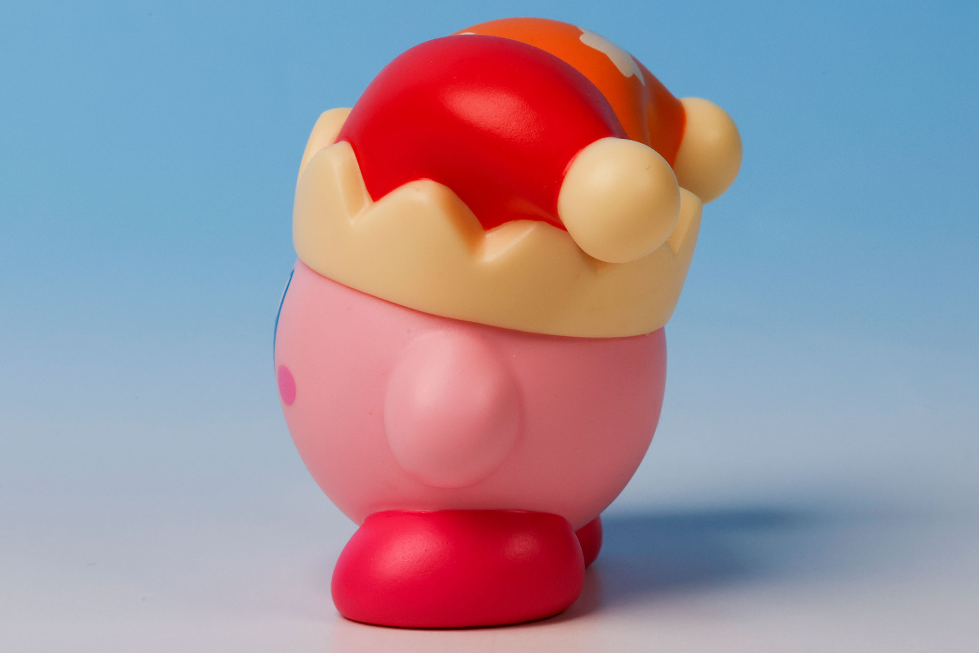 賑やかなデザインの衣装だ