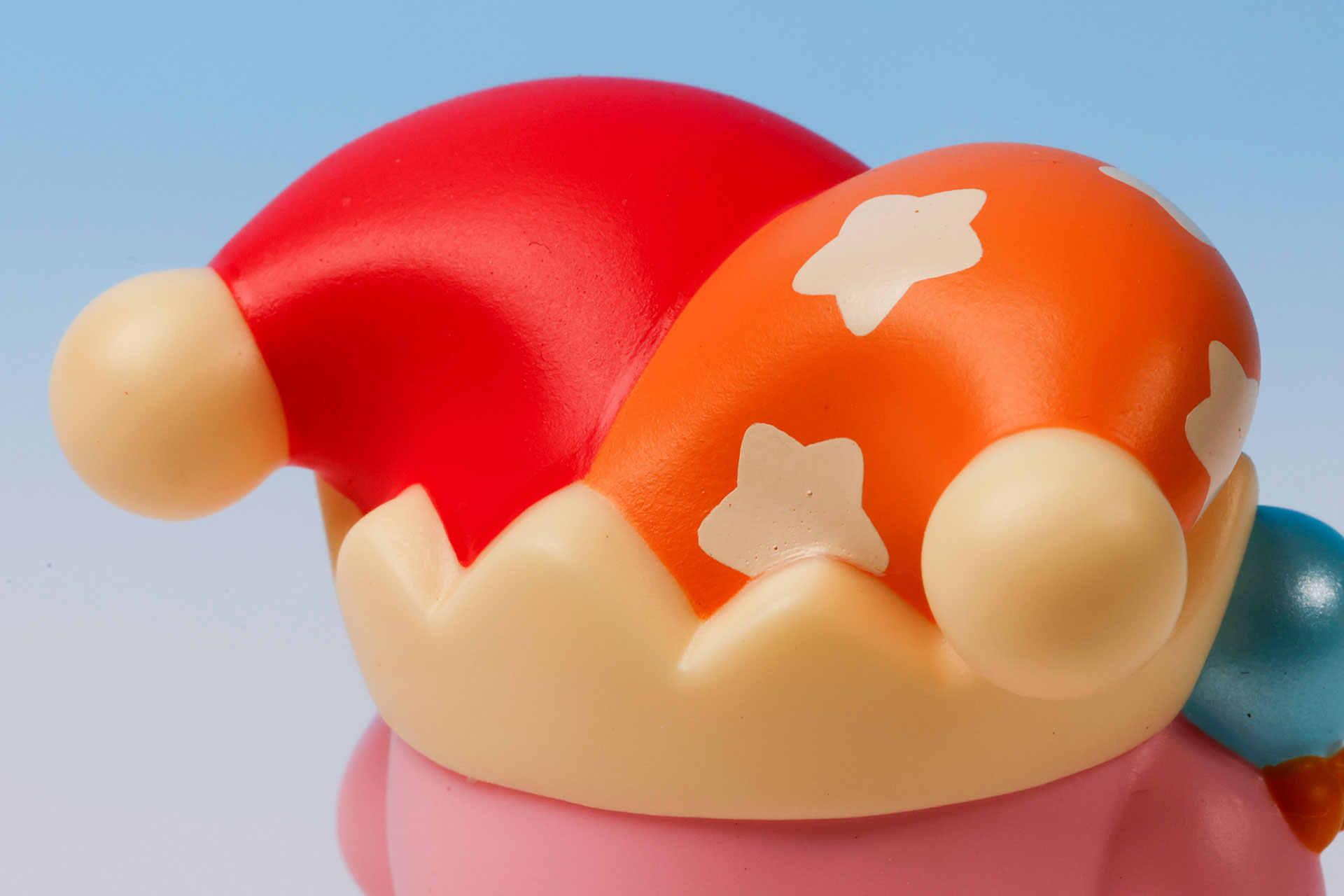 アシメントリーな帽子のデザインもばっちり再現