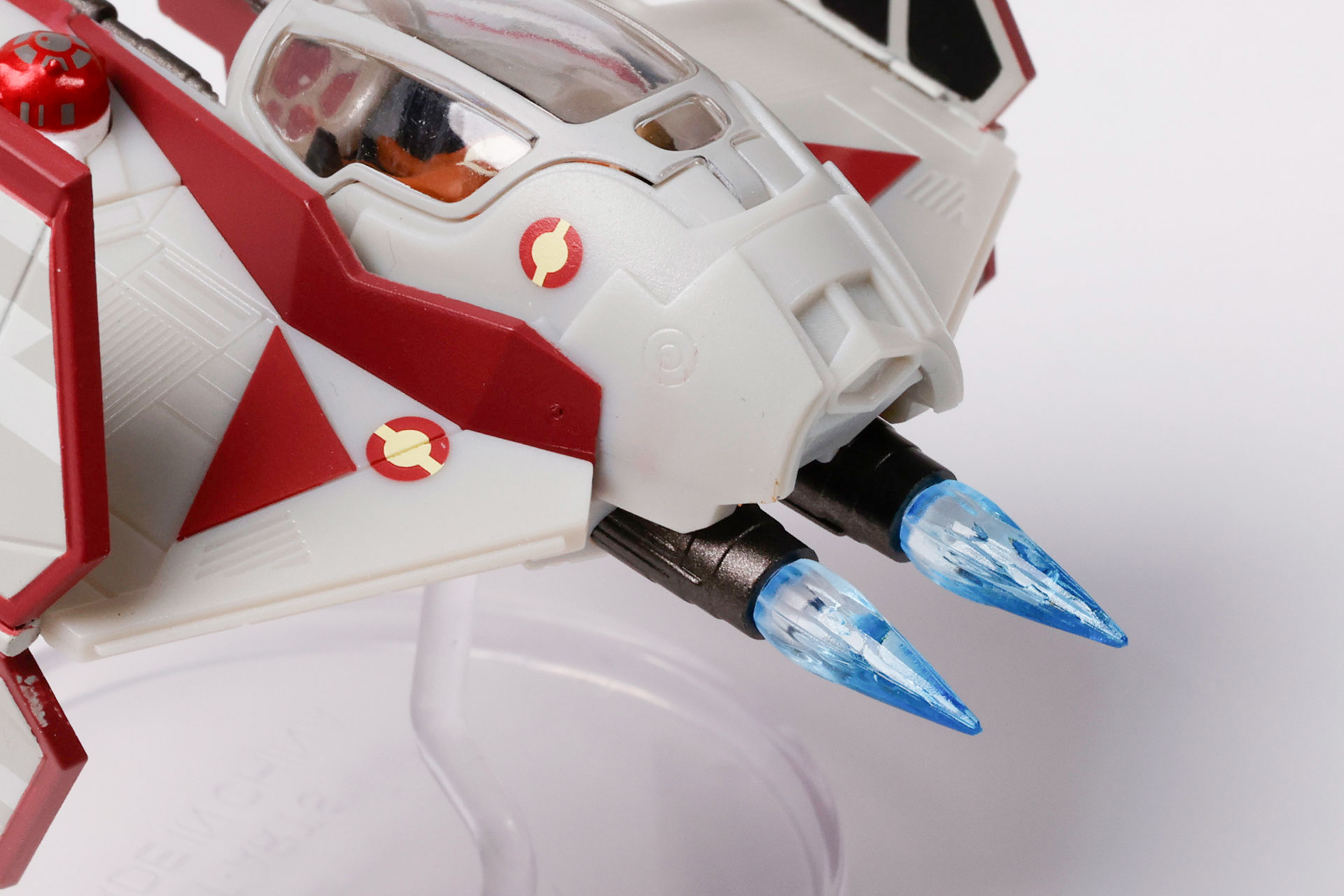 青い噴射部分の色合いも美しい