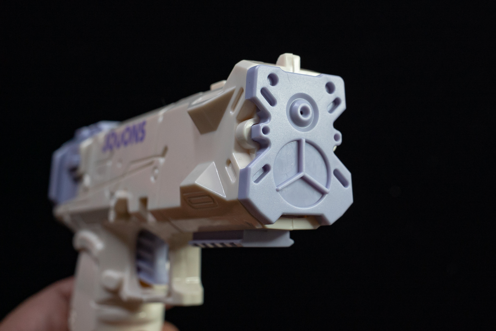 ノズルの周囲はなんかSFっぽいデザイン