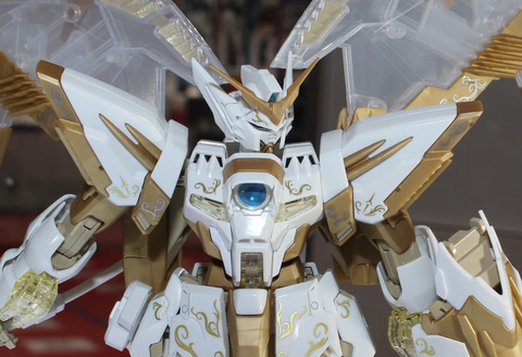 特別企画】白とゴールドが神々しい「MG 1/100 ガンダムエピオンEW