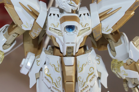 特別企画】白とゴールドが神々しい「MG 1/100 ガンダムエピオン
