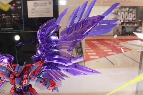 特別企画】ウイングゼロEWがダークトーンのクリアカラーに！「MG 1/100