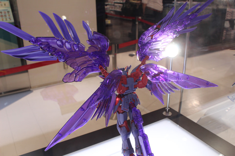 特別企画】ウイングゼロEWがダークトーンのクリアカラーに！「MG 1/100