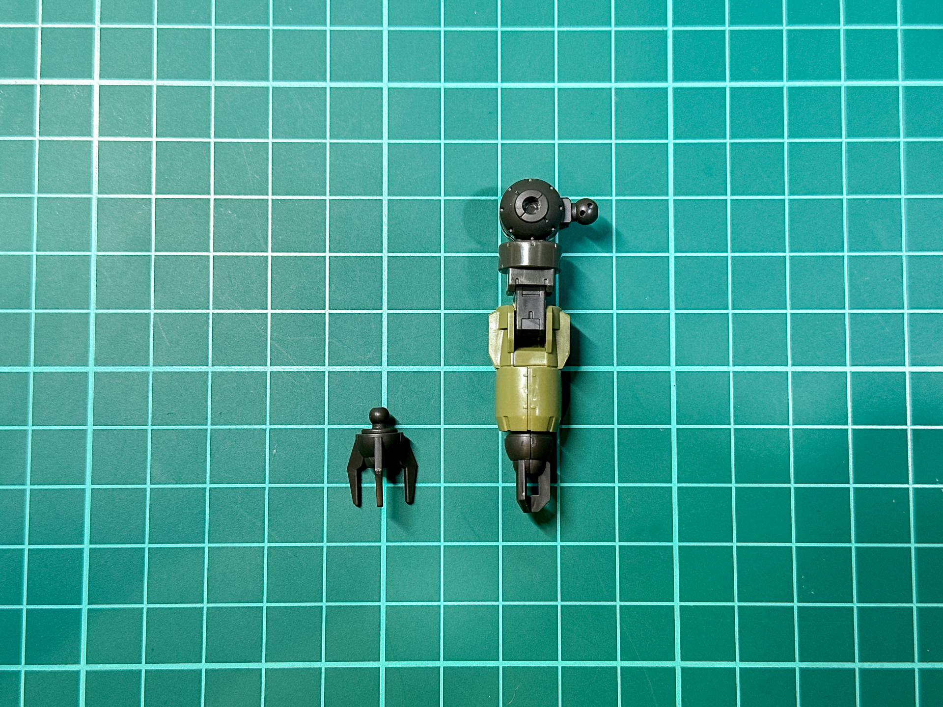 マニピュレータは開き手と武器保持手の2種類が選択可能です。