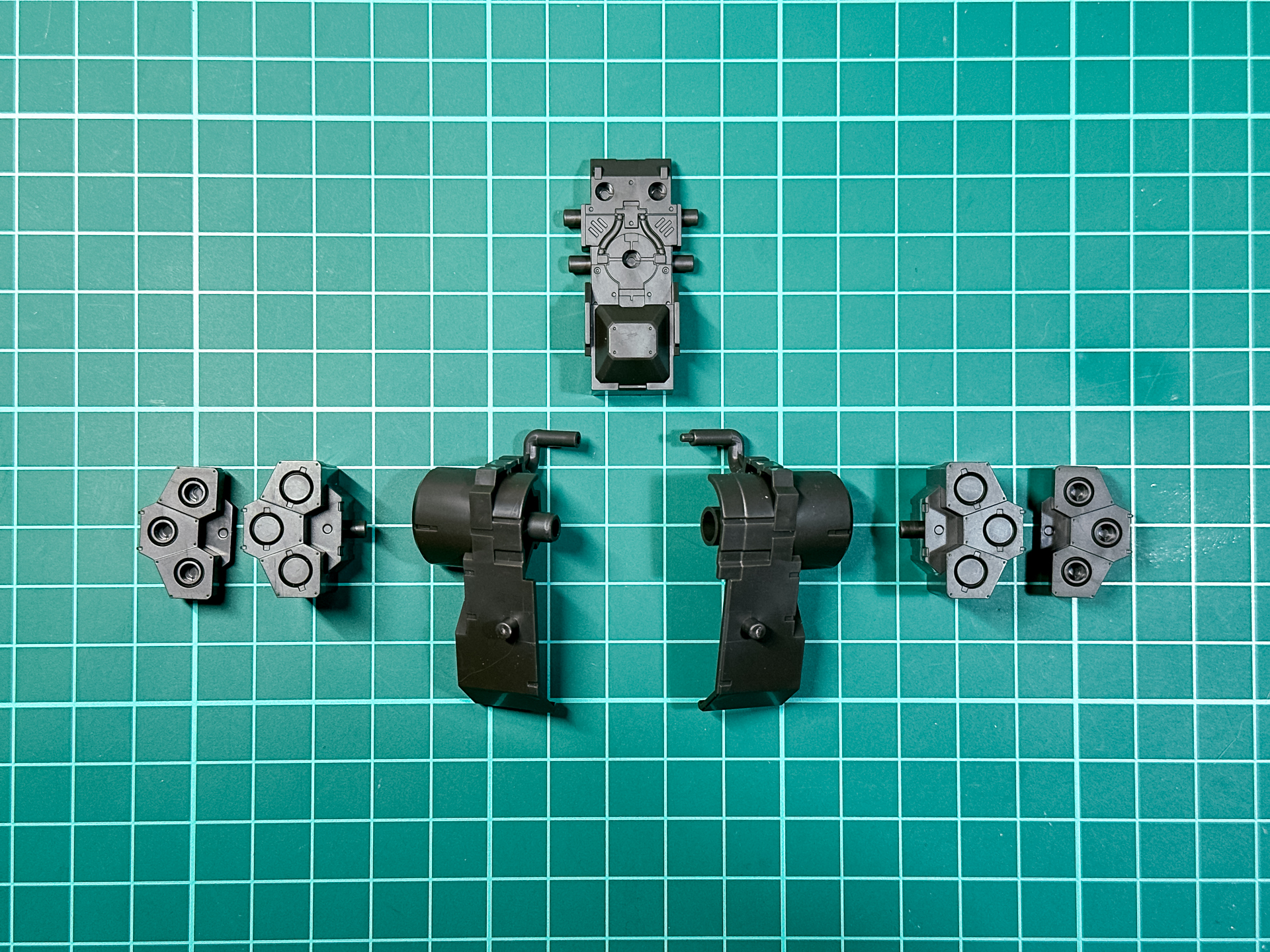 バックパックのパーツ数は7パーツにて構成されています。