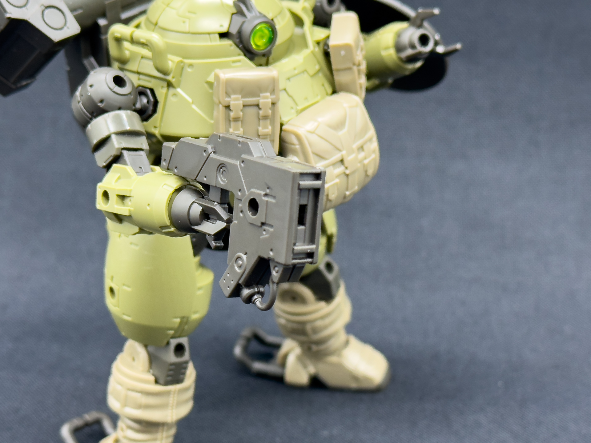 スタンライフルは角型銃口となっており、この銃口はジョイント孔としても活用可能です。