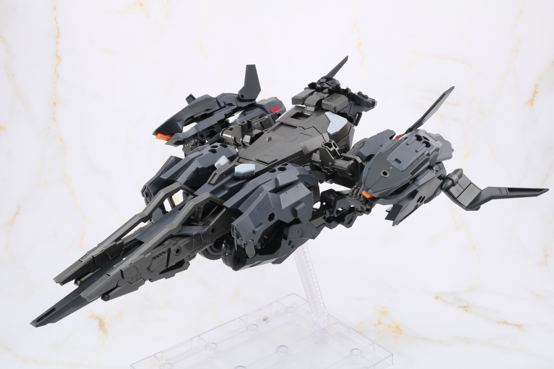 「ヴェローチェ」インターセプターモード。「フライングベース・ネオ」でディスプレイが可能