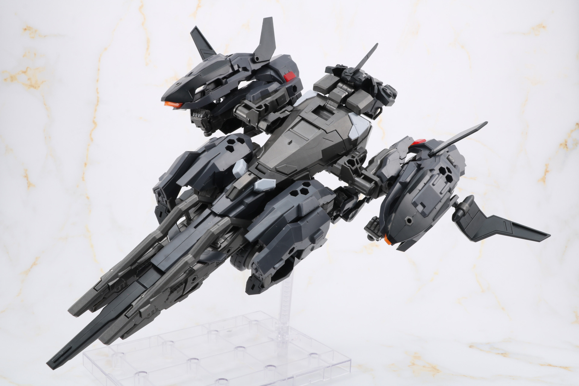 「フライングベース・ネオ」の角度調整で旋回シーンを表現できる