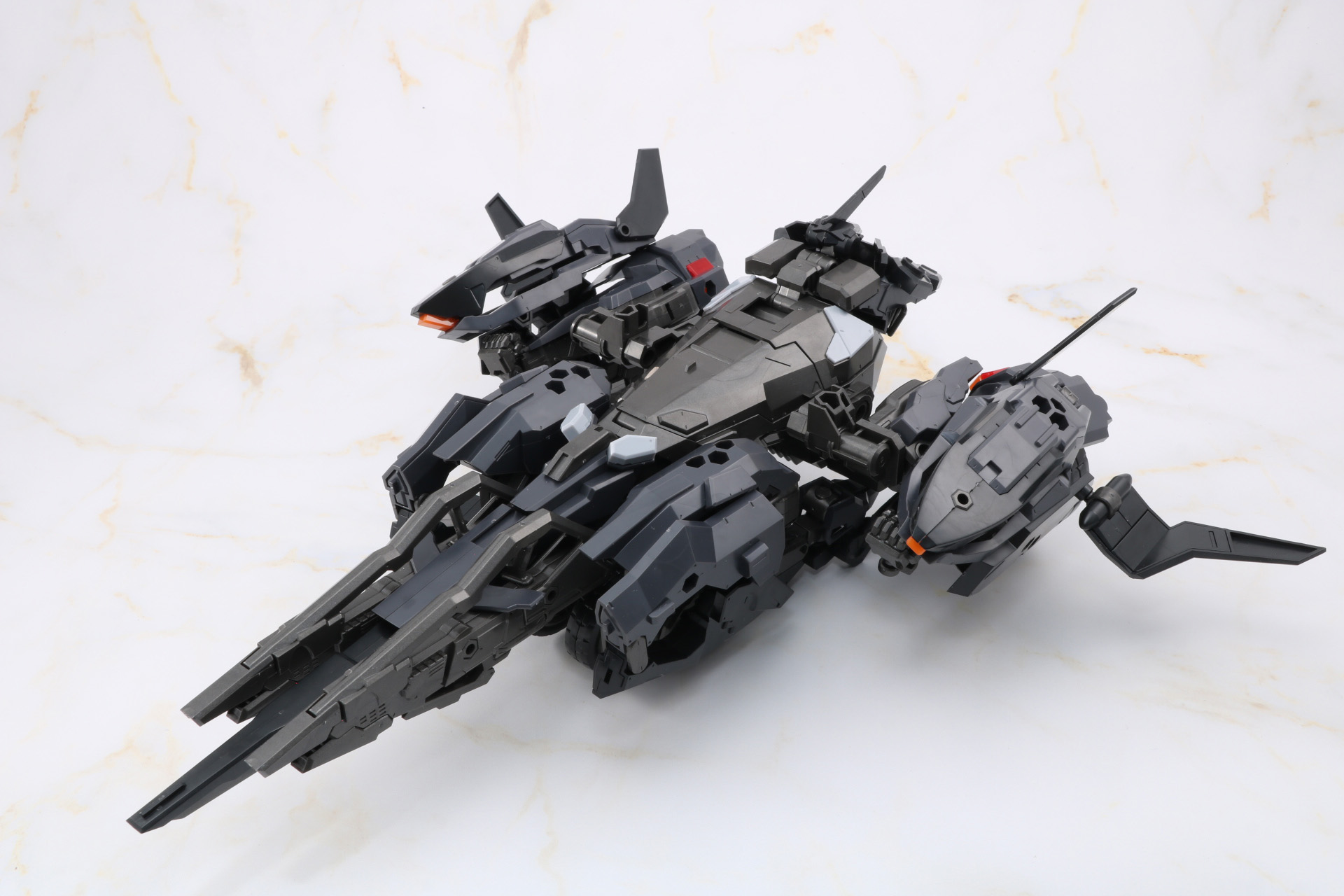 「ヴェローチェ」飛行形態のインターセプターモード