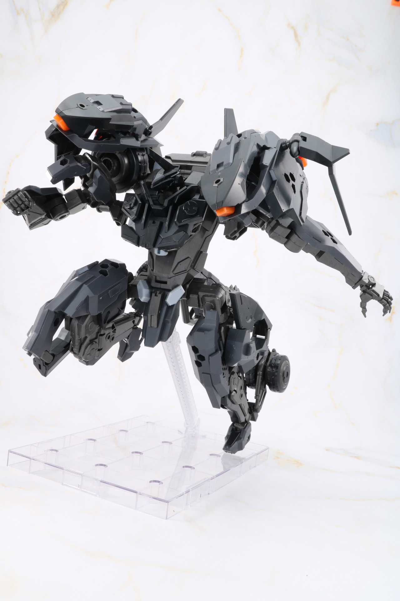 「フライングベース・ネオ」でポージングの幅が広がる