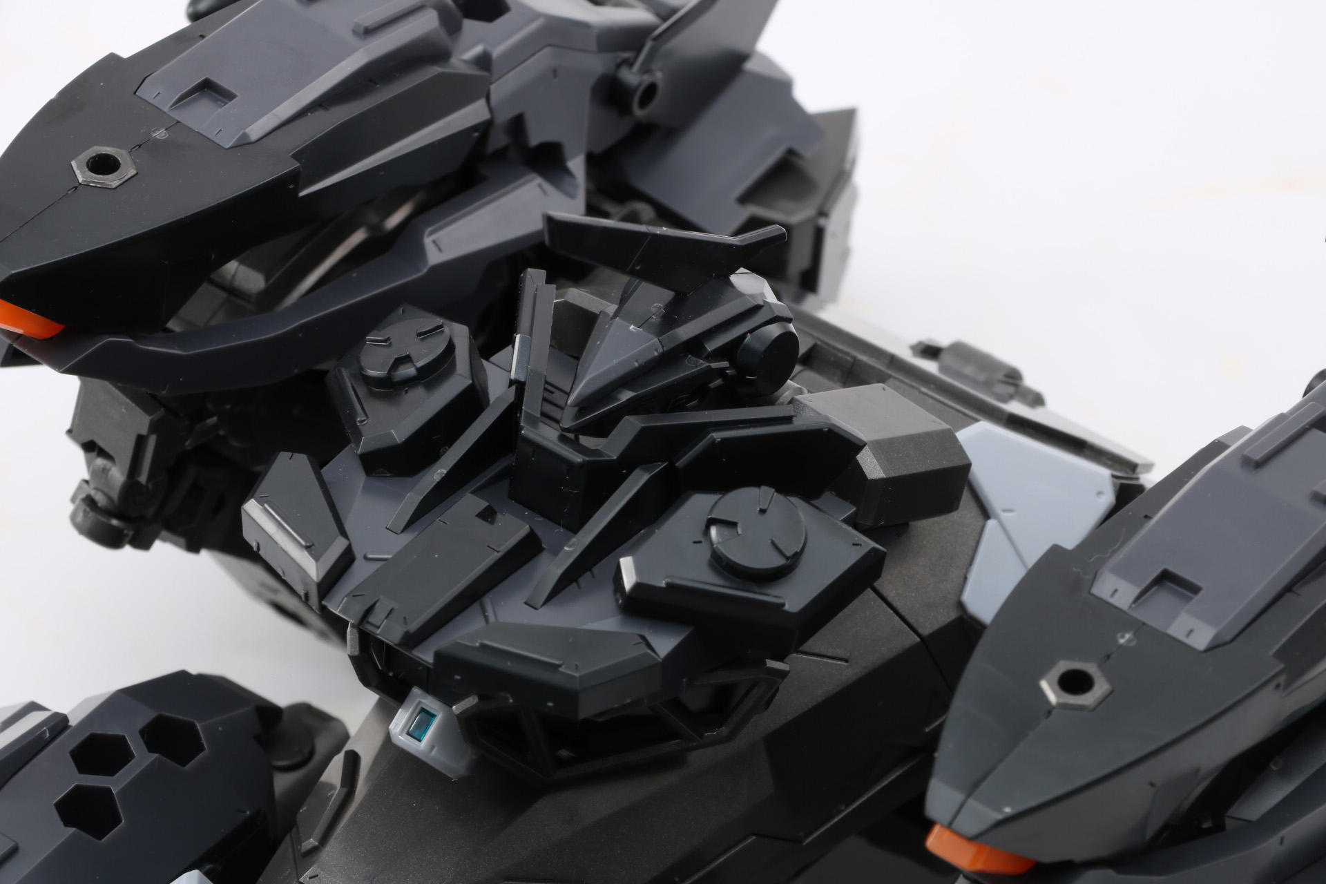 胸部は反転し、位置を変更