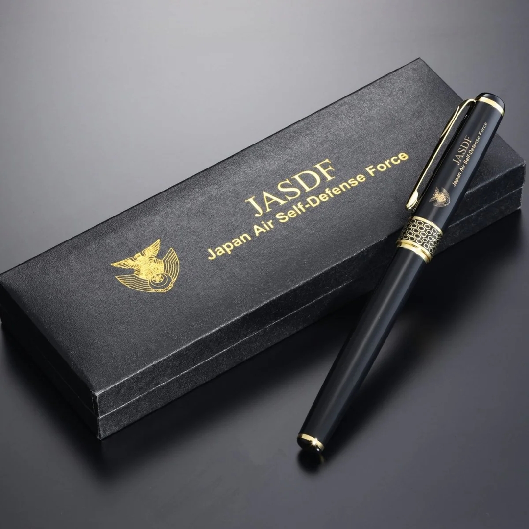 「陸海空自衛隊エンブレムボールペン」2,200円