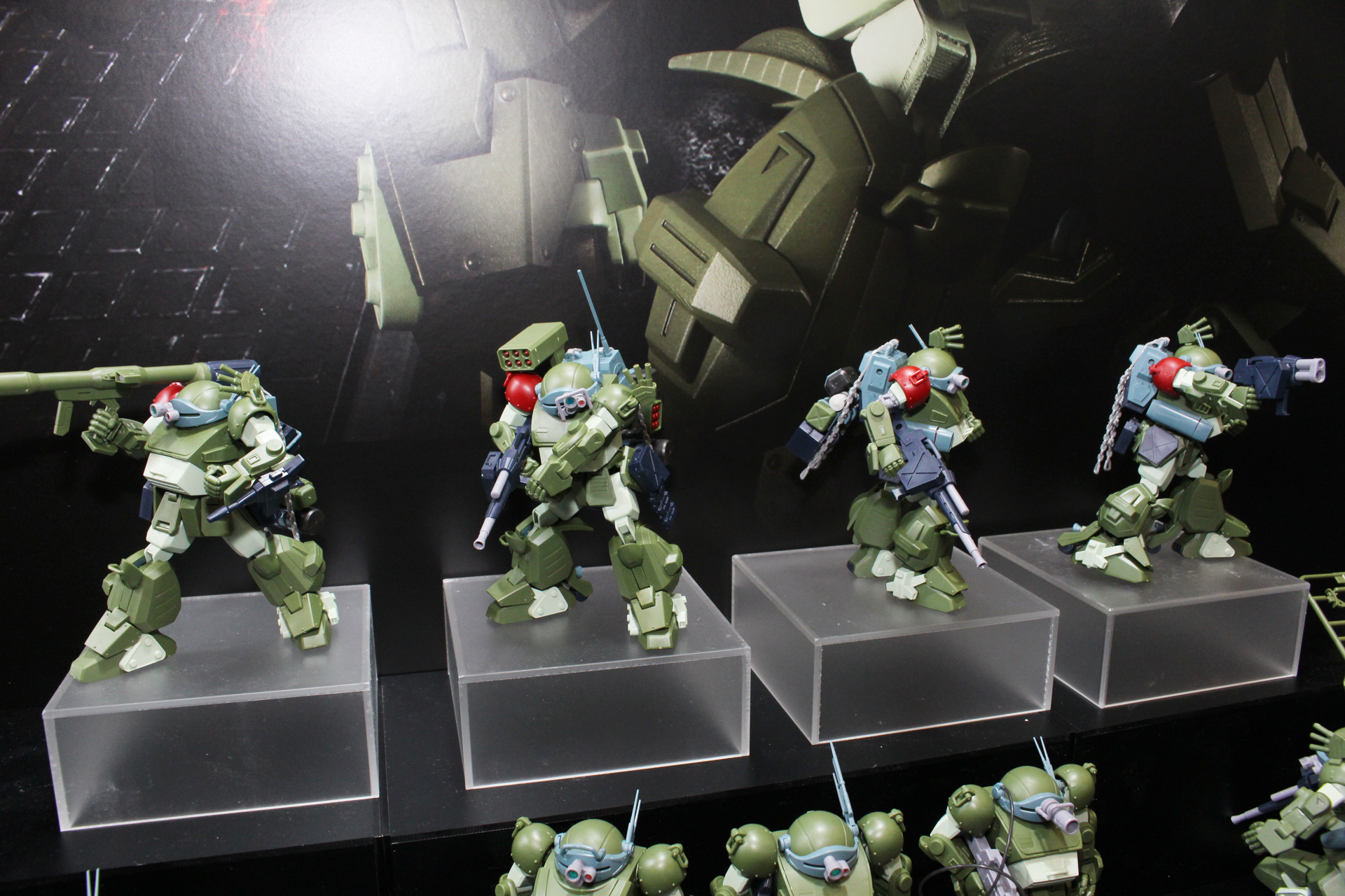 左からバイマン機、グレゴルー機、キリコ機、ムーザ機