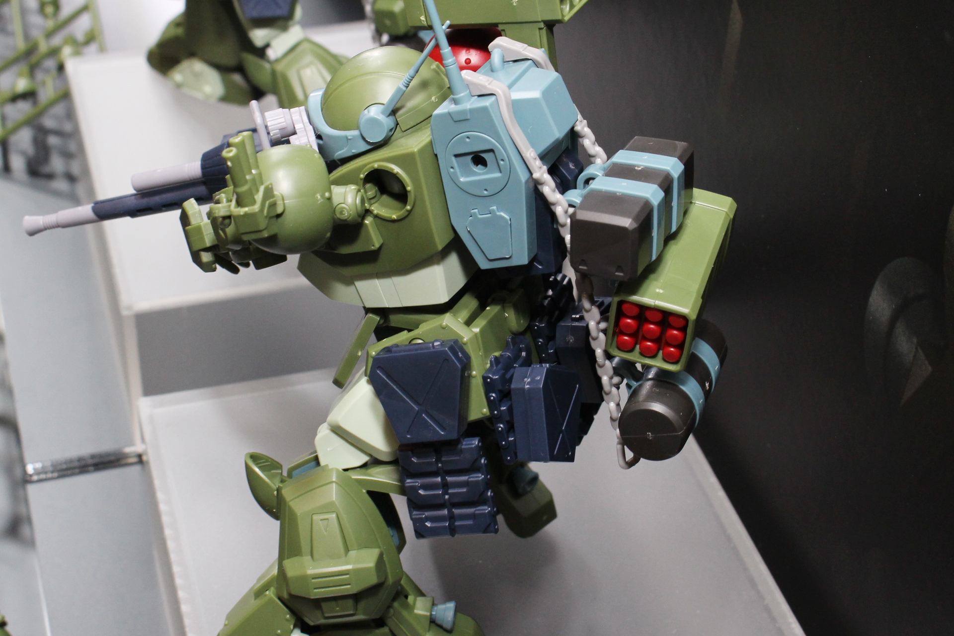 「野望のルーツ」のターボカスタムといえば、ミッションパックにチェーンでぶら下げられた追加装備。これを再現している