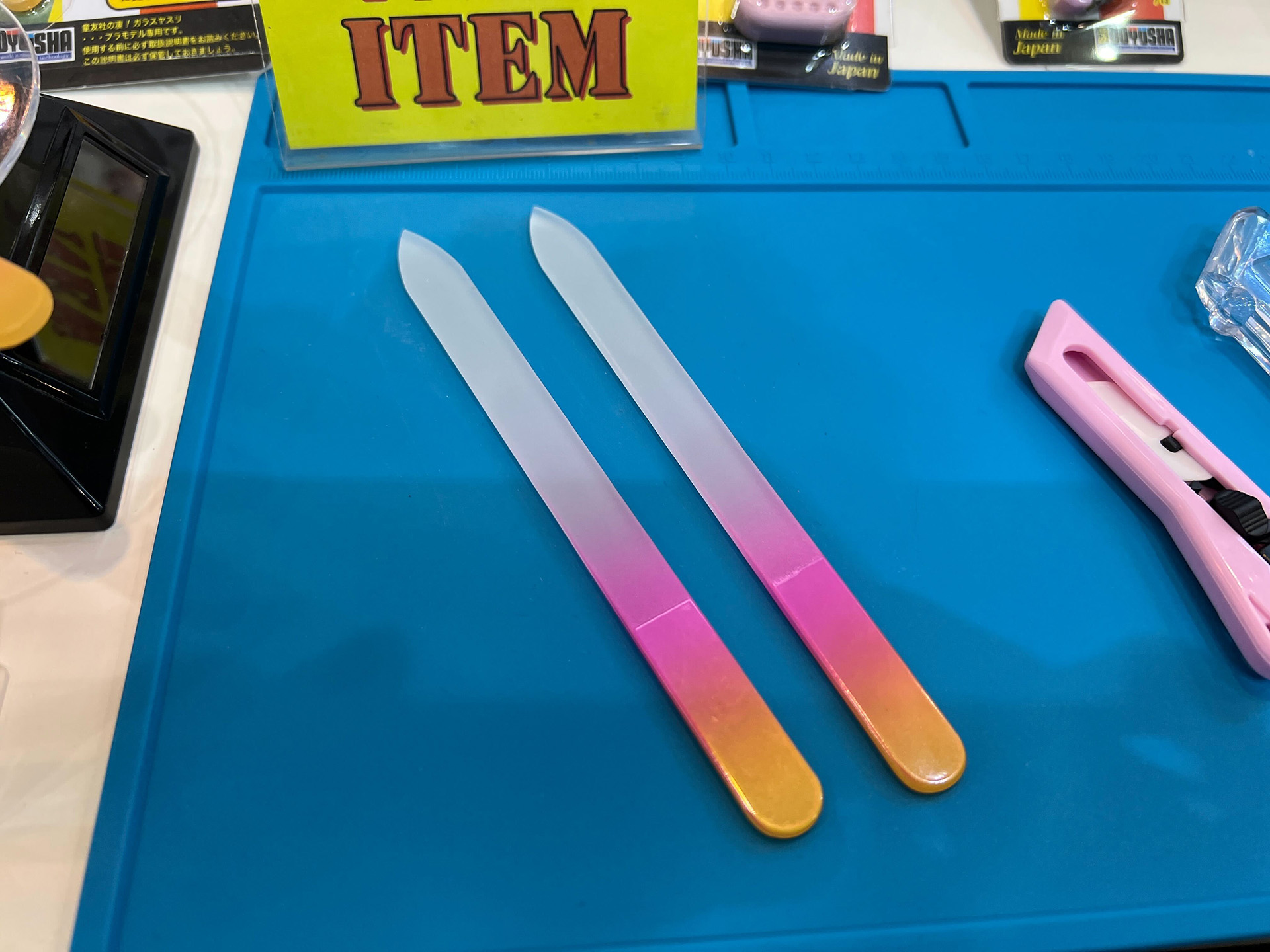 「セラミックカッター S」（1,320円）、「セラミックカッター L」（2,200円）