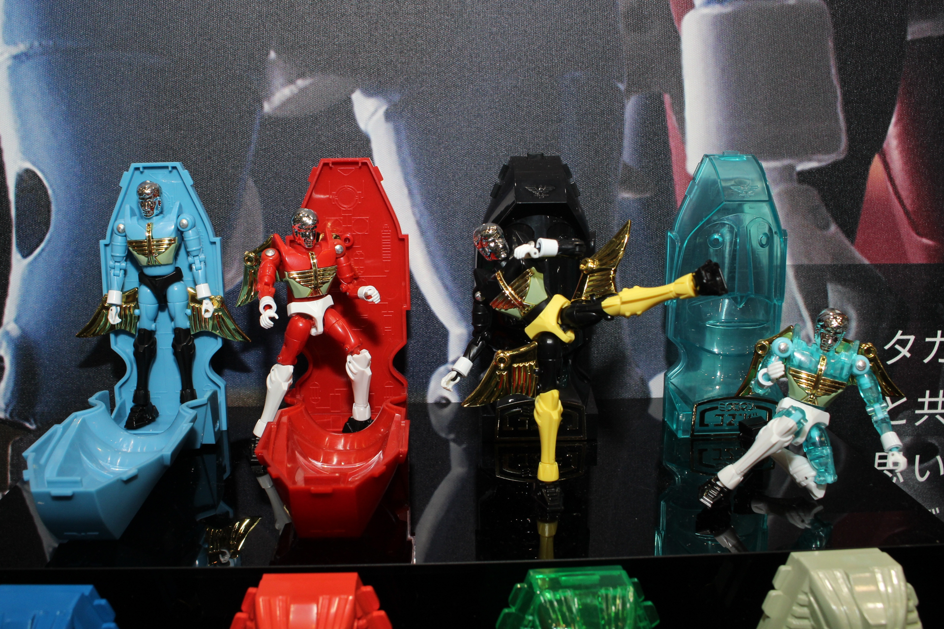 ミクロマンコマンドは当時のオカルトブームにあやかったミステリアスなデザインが施されている。この1号はカプセルがモアイ像、胸のパーツはナスカの地上絵だ