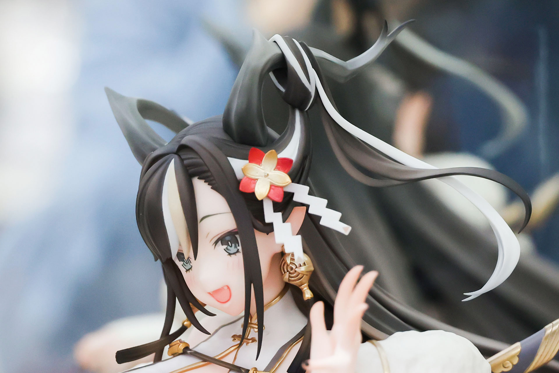 髪型もかなり特徴的である