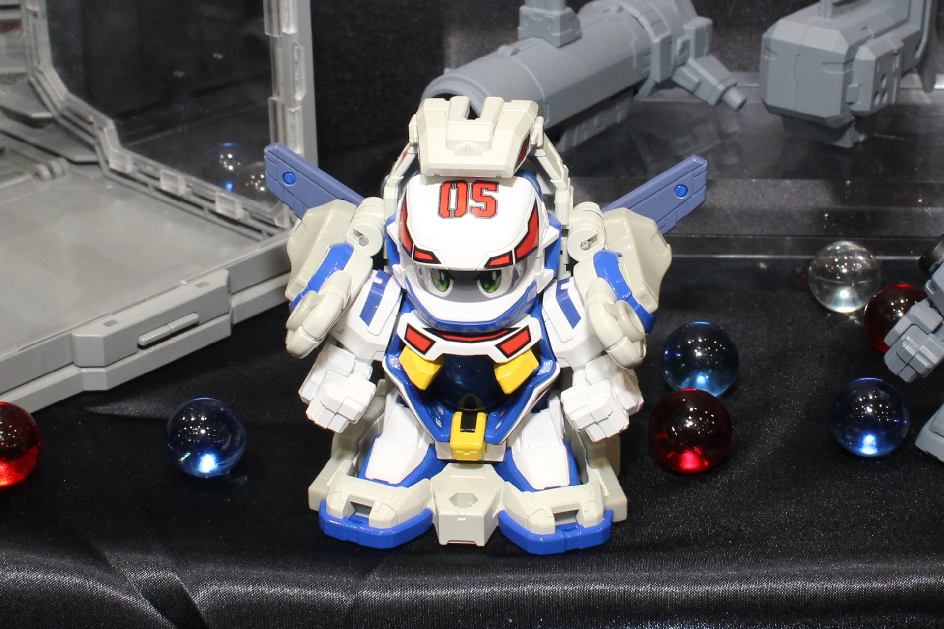 「LEGACYSOUL スーパービーダマン ファイティングフェニックス」。発売日、価格は未定。予約開始は2025年度を予定していて、タカラトミーモールでの限定販売となる