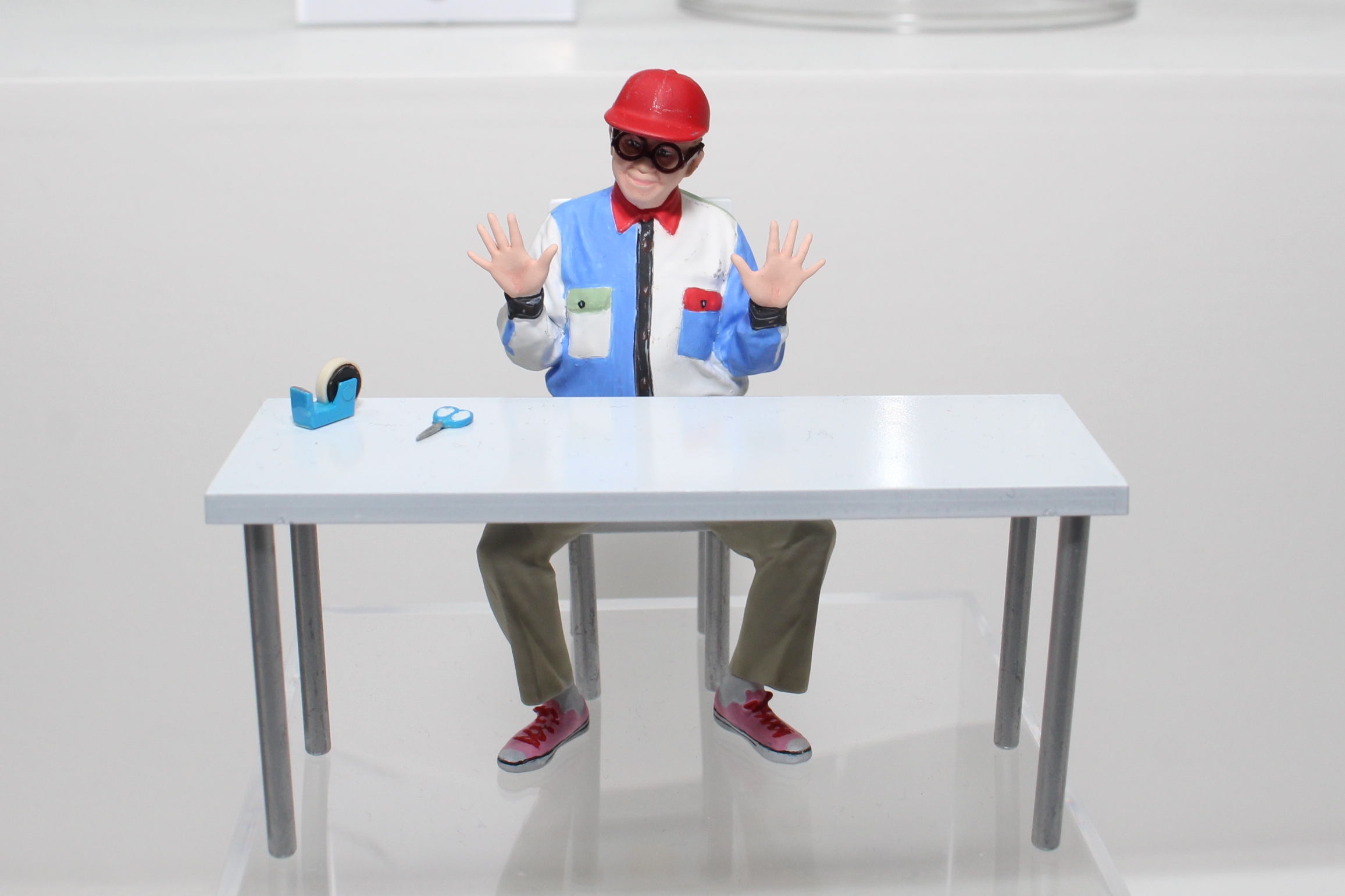 わくわくさんのトレードマークのメガネや帽子、そして道具も精密に立体化。テーブルやイスの脚はランナー部分をカットしてパーツにする。テーブルに何を乗せるかで楽しみが増えそうだ