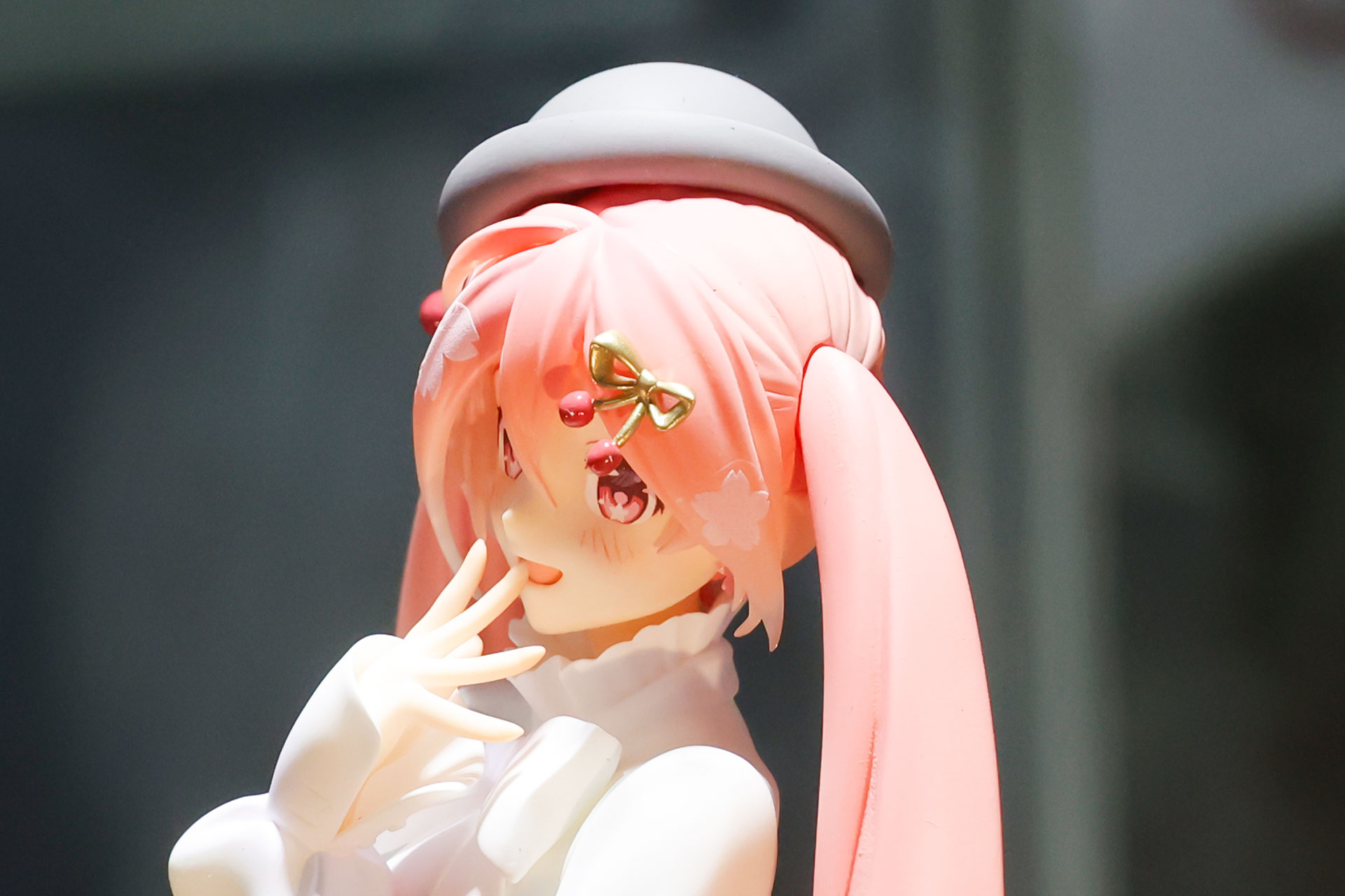 髪にもサクランボのアクセサリーが！