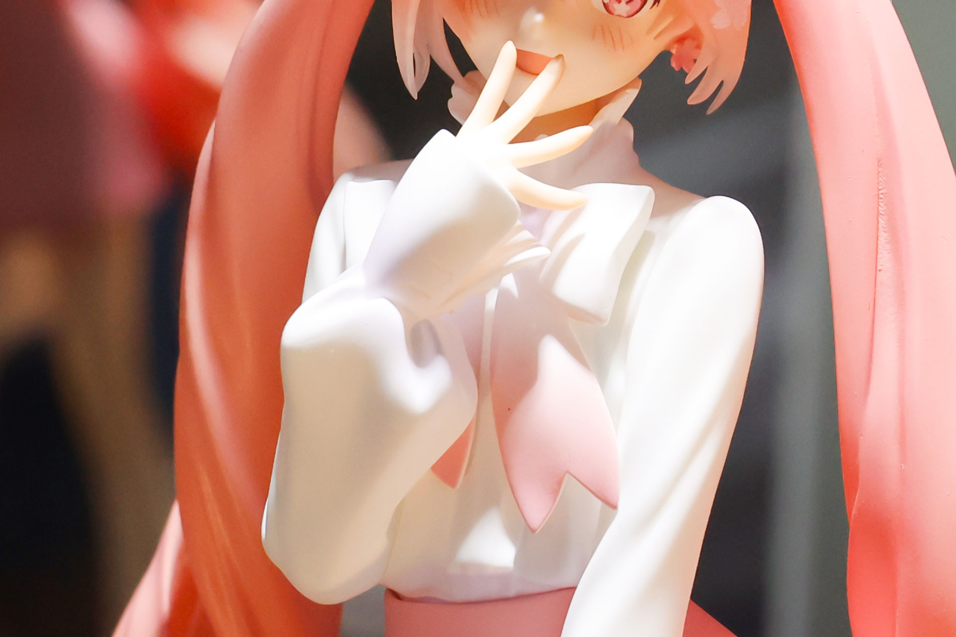 リボンも桜っぽいグラデーションが掛かっている