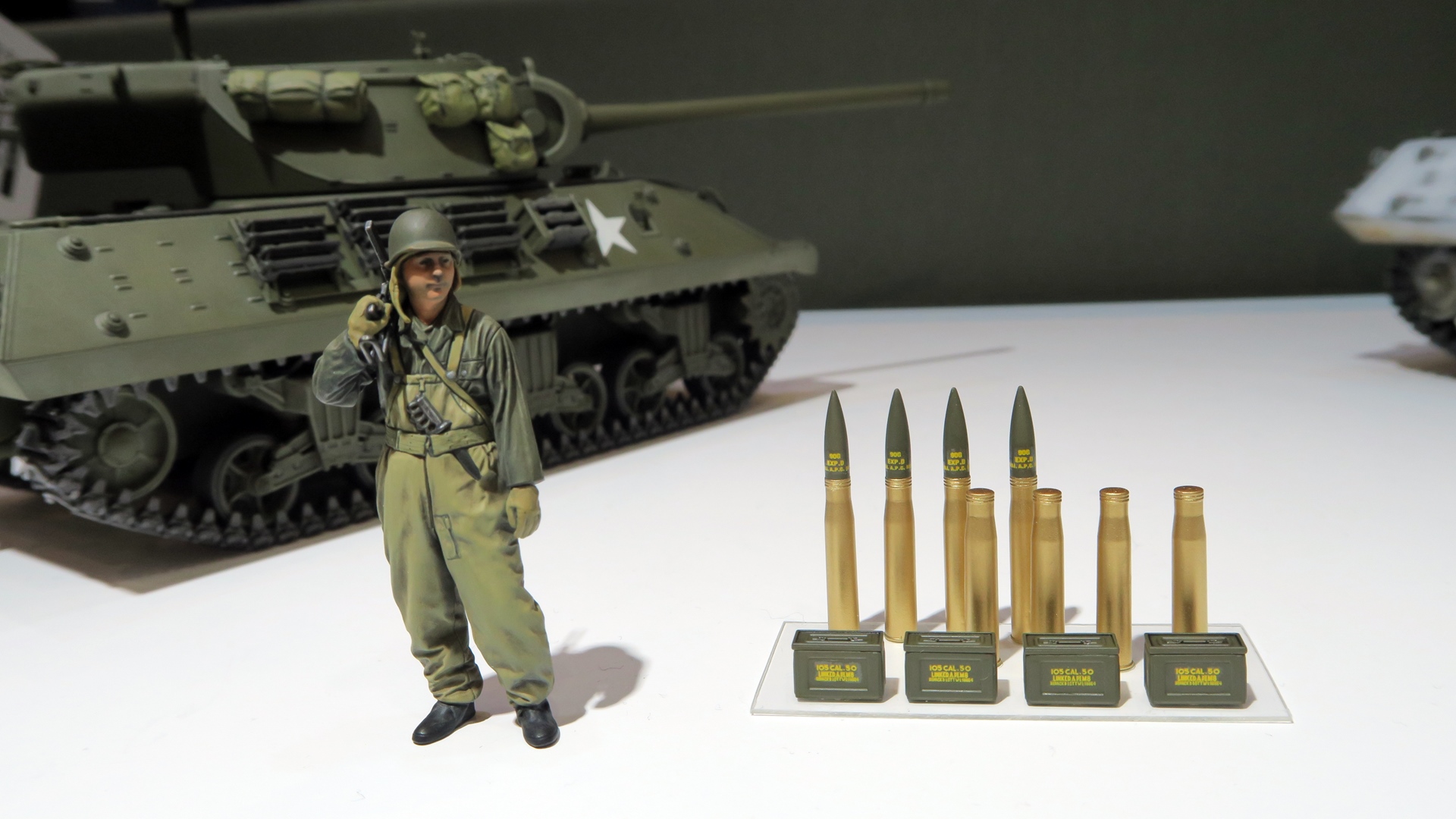 ブースではパーツ類や開放砲塔内部の精密再現が来場者の目を奪った。