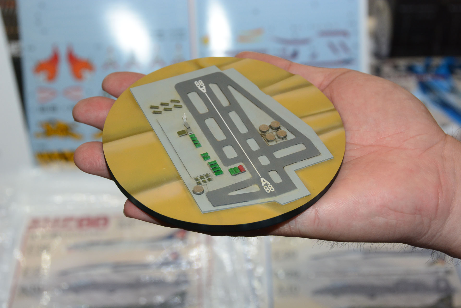 彩色見本。手のひらサイズだ