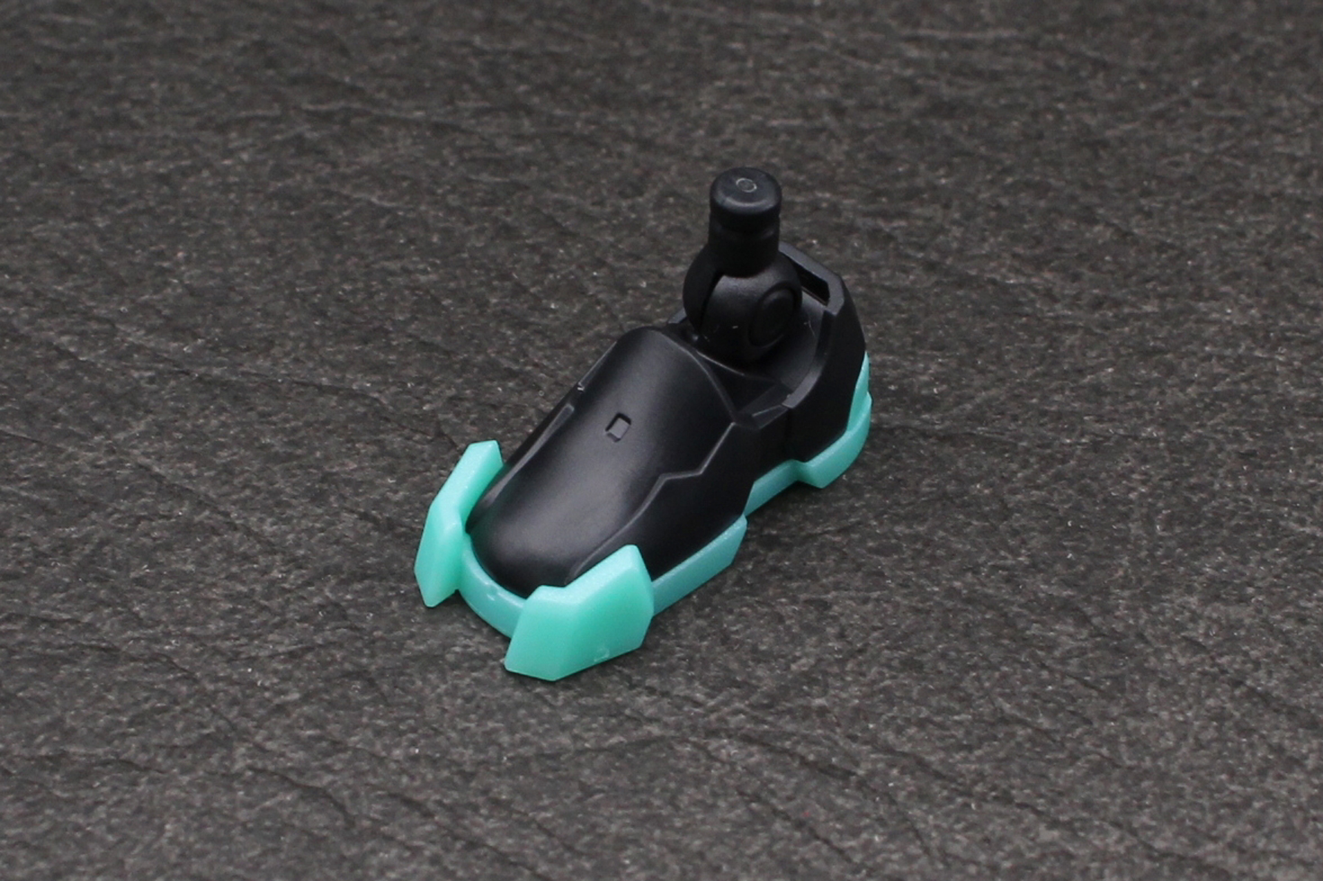 ブーツを組み立てて、脛に取り付ける