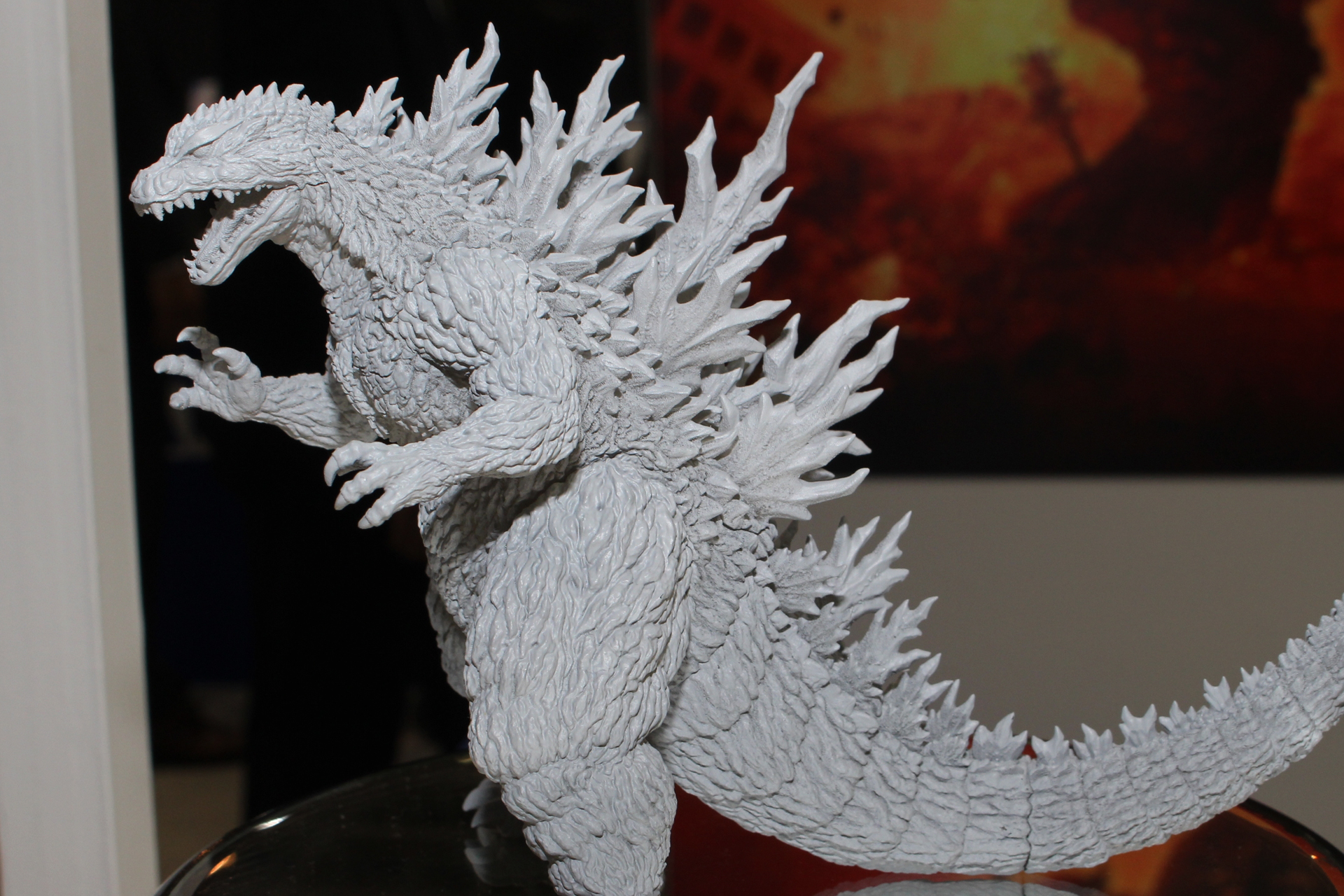 「ゴジラ2000 ミレニアム」に登場する通称「ミレゴジ」と呼ばれるゴジラ。大きく開いた口と背びれが目立っている