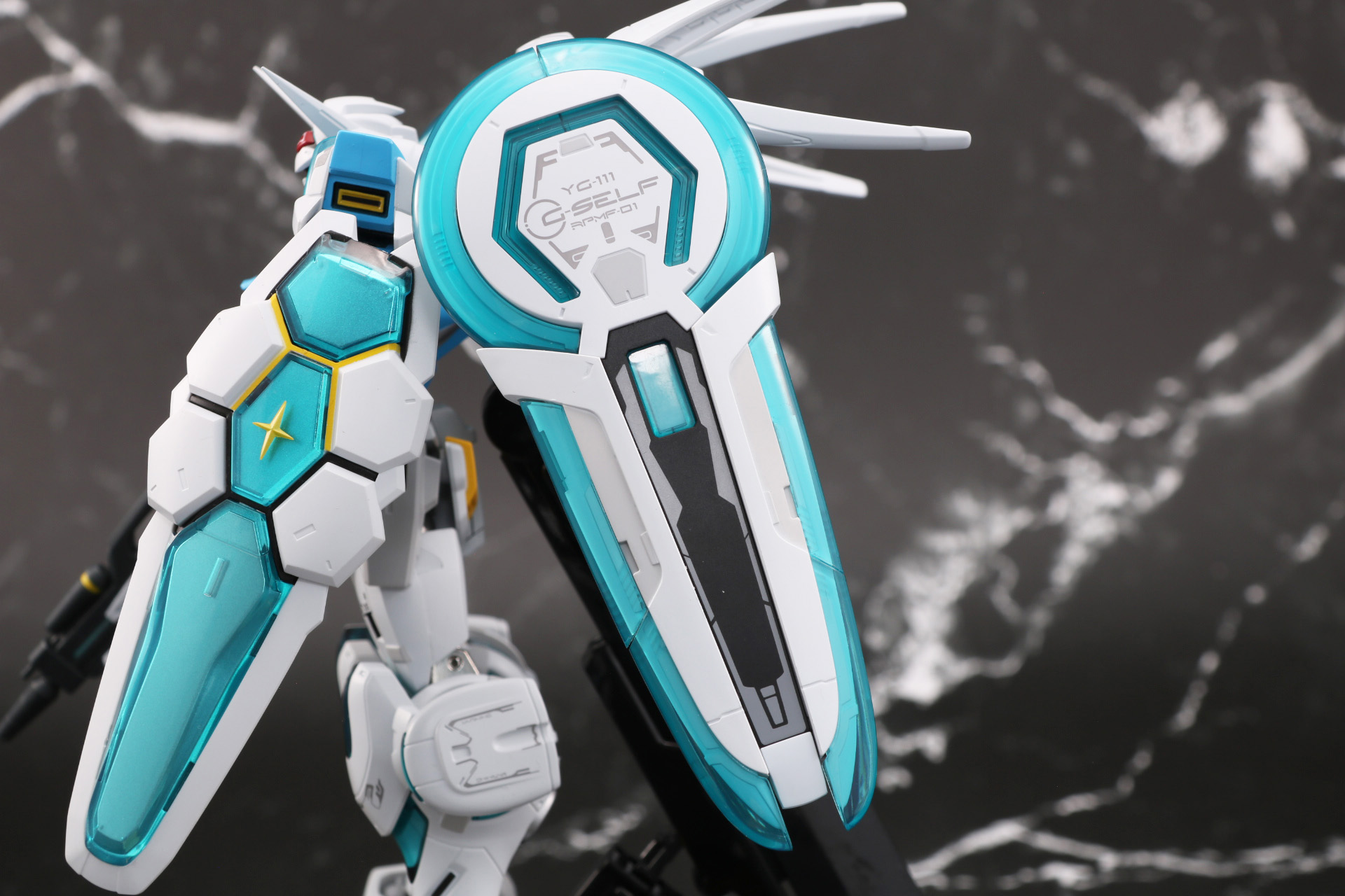 パーフェクトバックパックのユニット。型式番号「YG-111」のマーキングが施されている