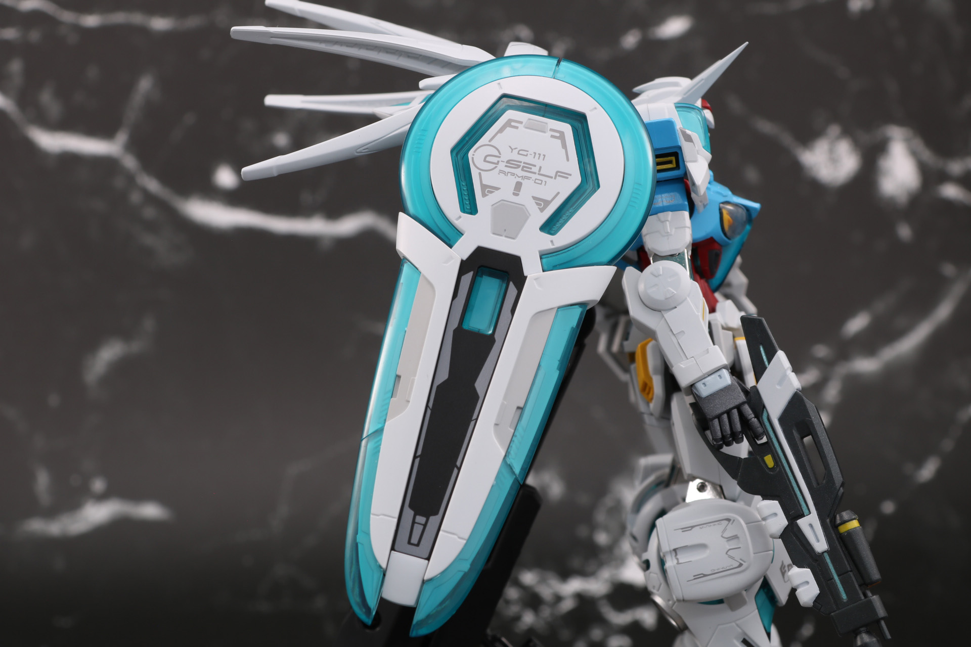 ユニットが展開し、アサルトモード、リフレクターモードを再現できる