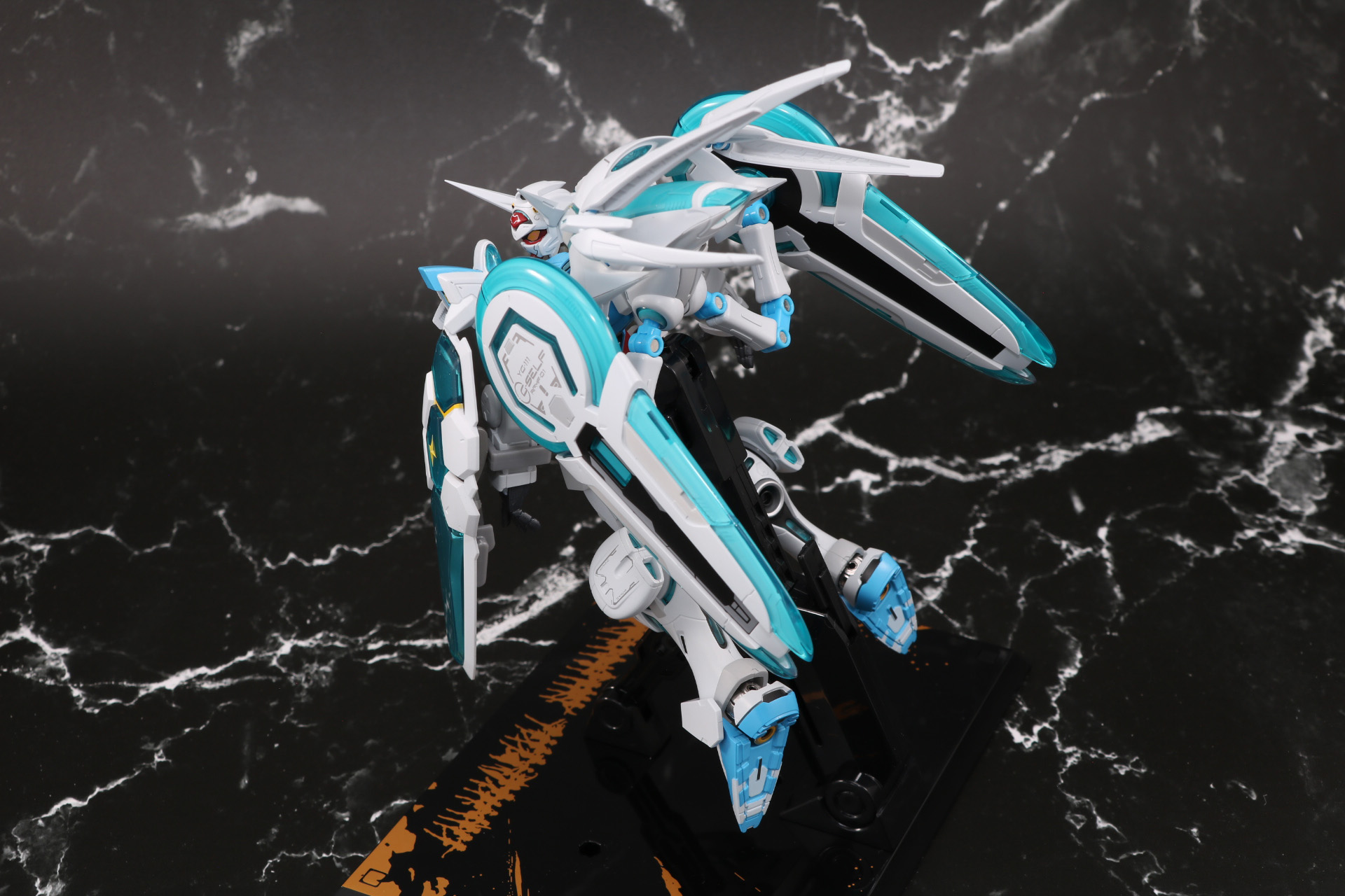 パーフェクトバックパックはフレキシブルに可動し、表情付けもしやすい