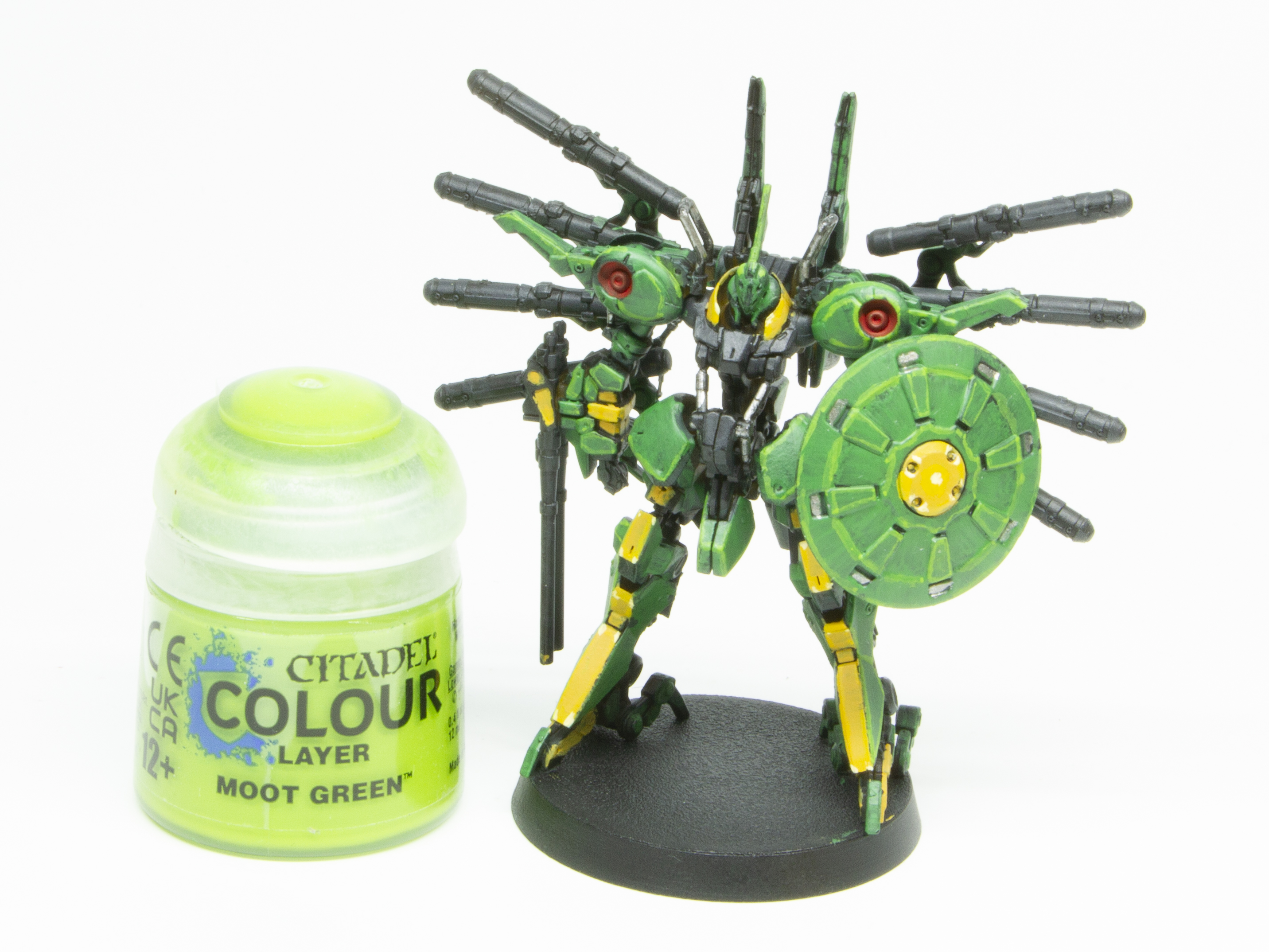 緑色のハイライトとして「ムート・グリーン」を塗る