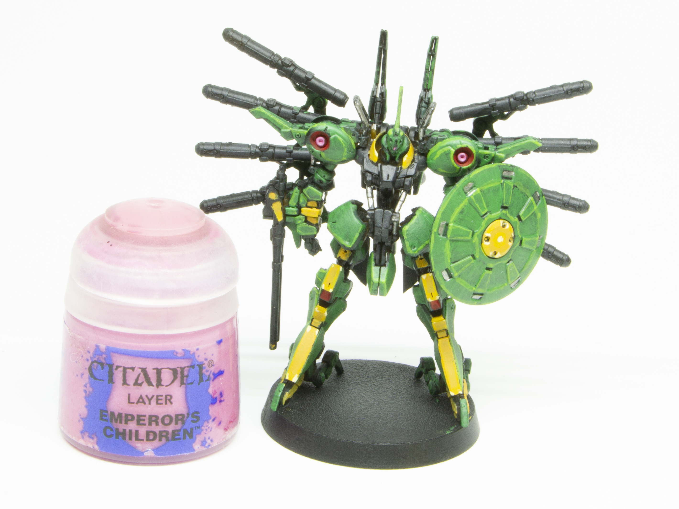 拡散ビーム砲の砲口にピンク「エンペラーズ・チルドレン」を塗る