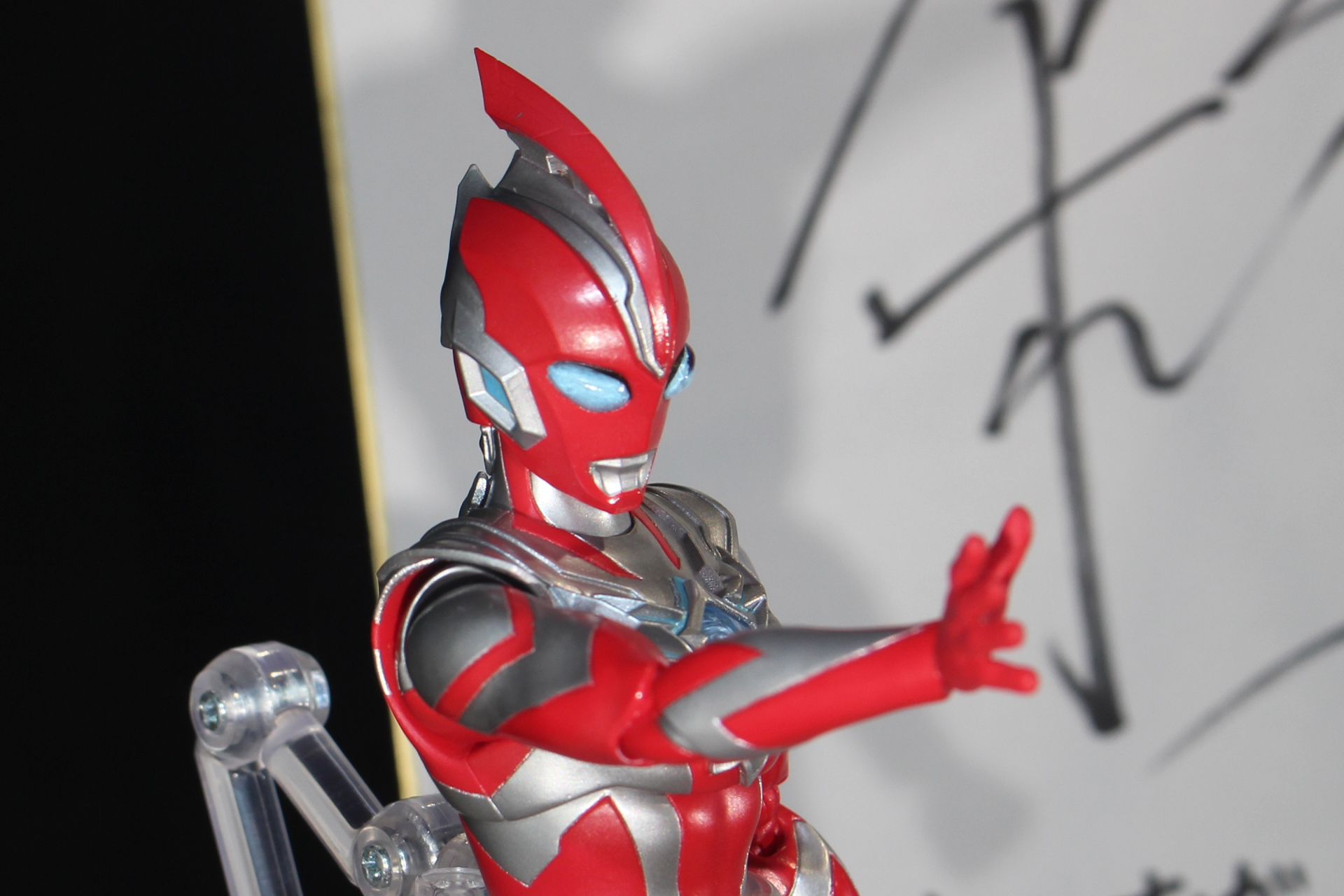 頭頂部のオメガスラッガー。取り外したときの姿は頭部を差し替えて再現する