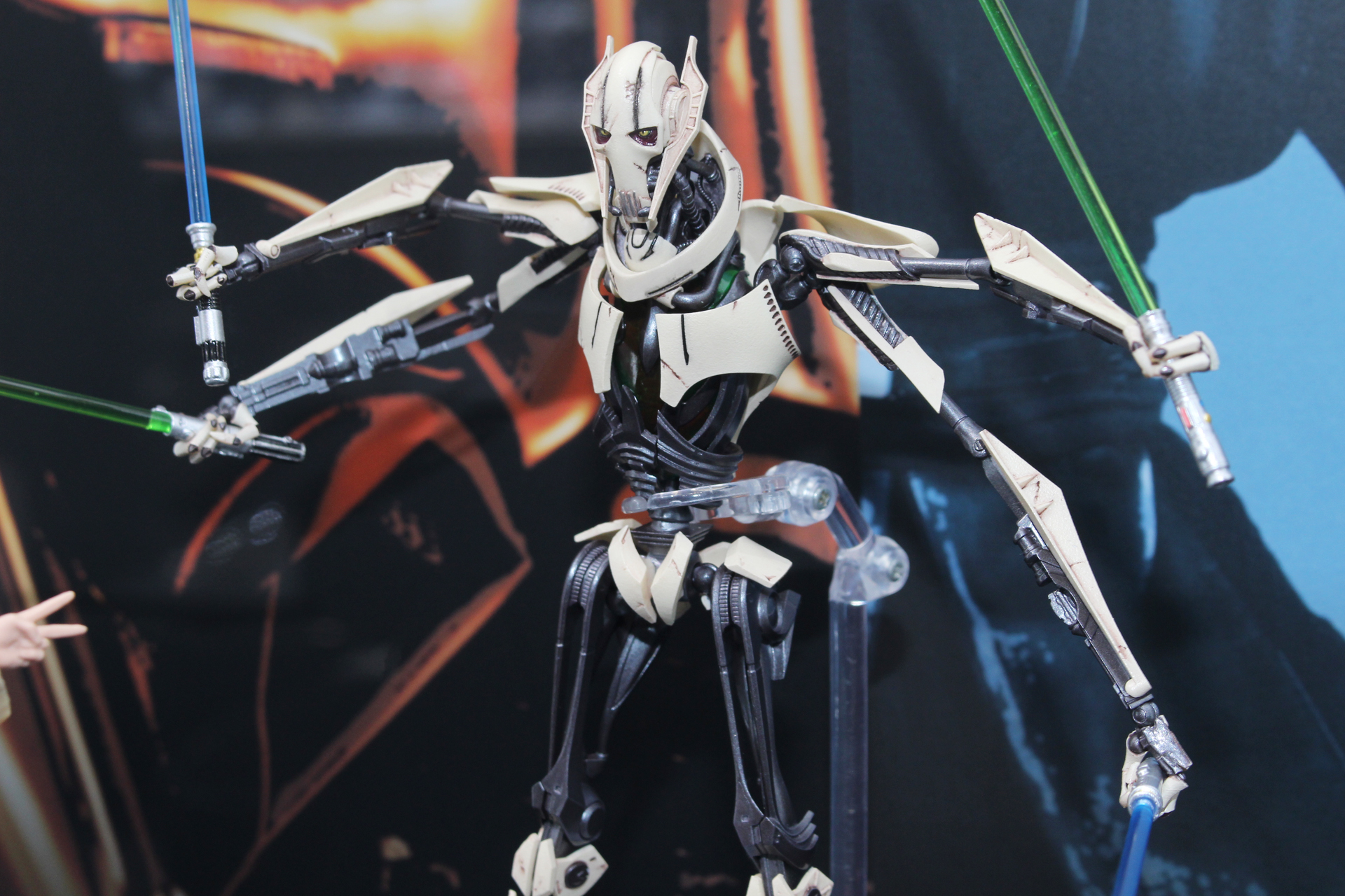 これは4本腕の状態。これらの腕も個別に可動する