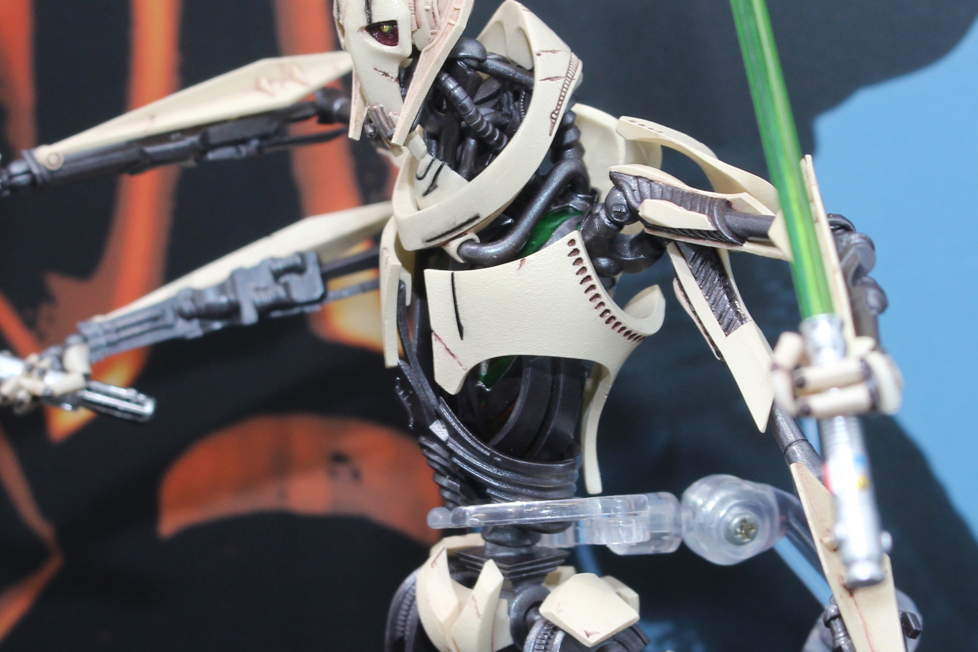 装甲内部に見える骨格やメカも再現している