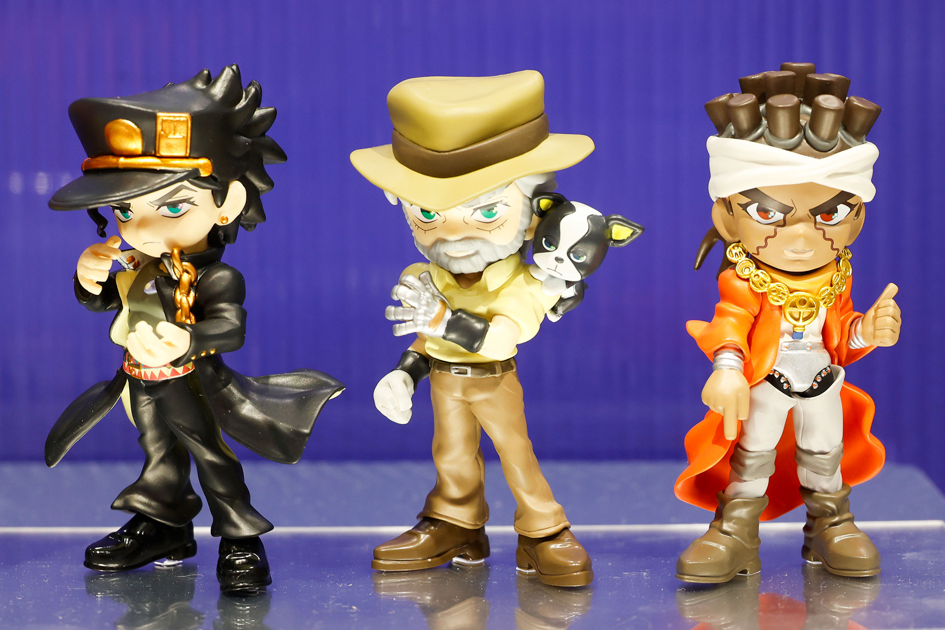 ジョセフの肩にはイギーの姿も！