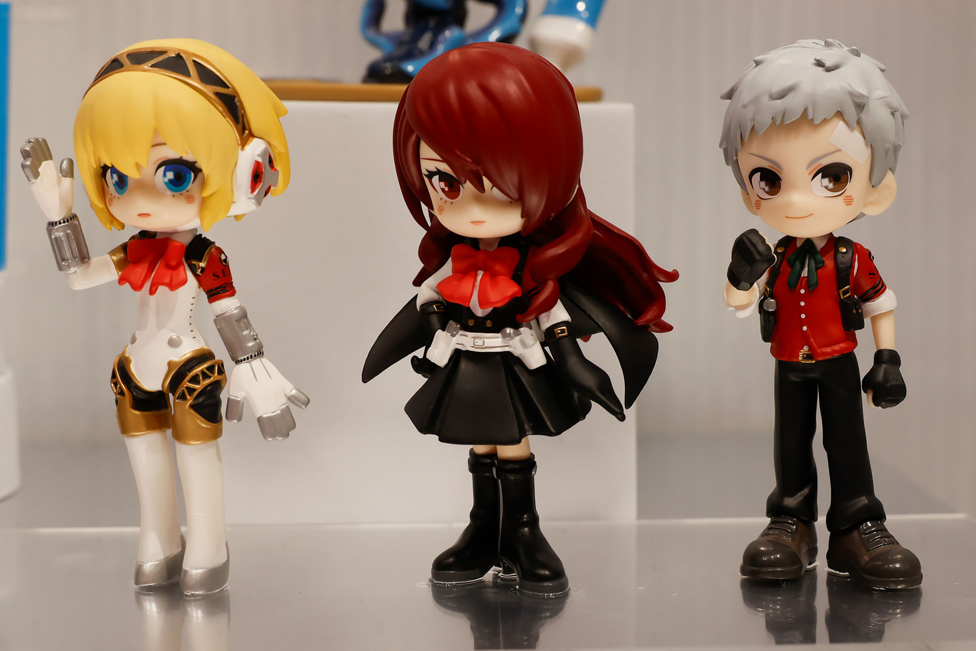 自立が難しいものには補助パーツが同梱されている