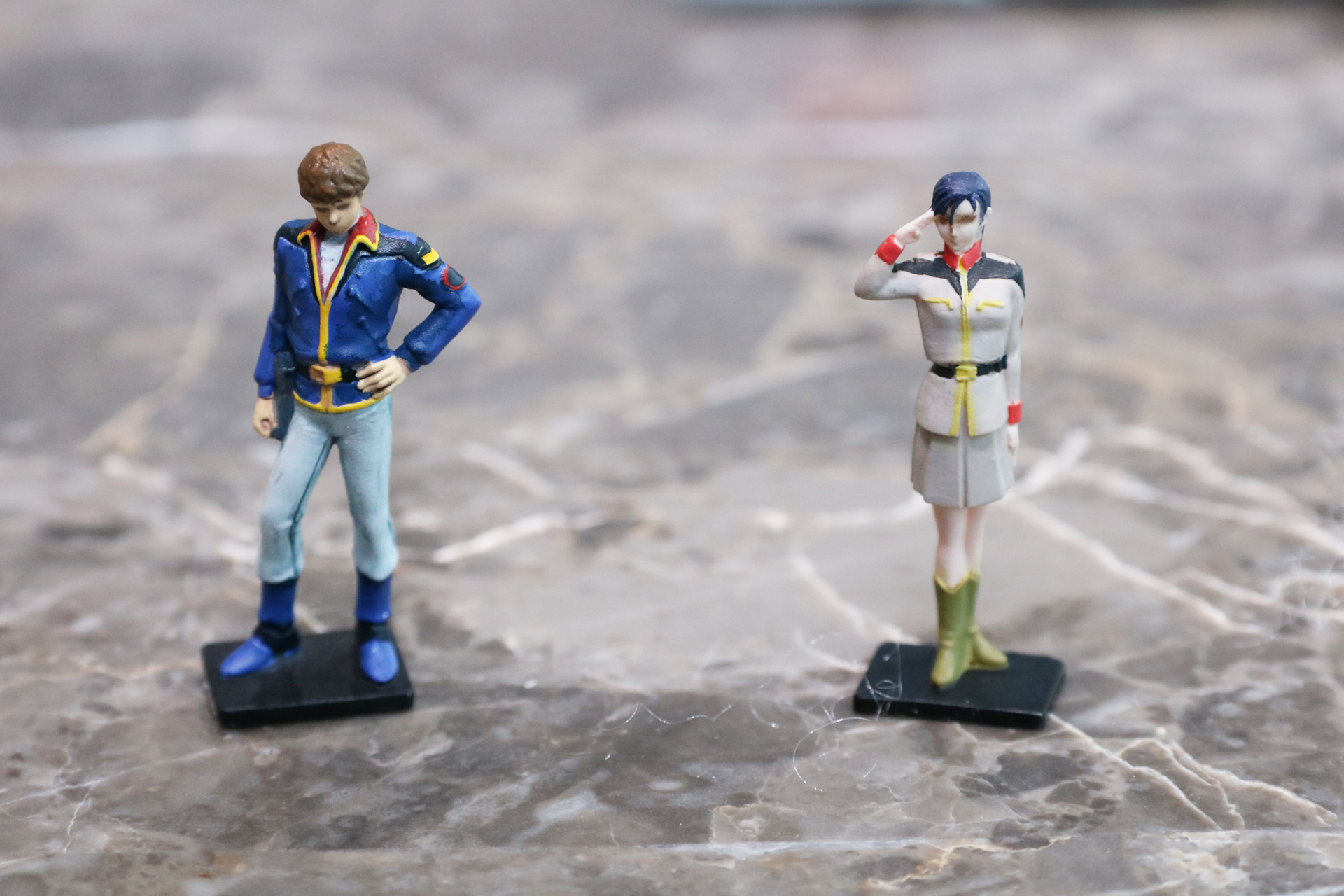 同スケールのパイロットフィギュアとして、アムロ・レイとチェーン・アギが付属<br />※塗装済み見本になります