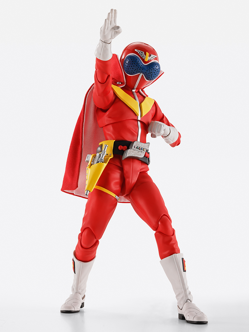 骨格から造形を行い、「秘密戦隊ゴレンジャー」の劇中に登場する「アカレンジャー」を忠実に立体化。マスクやシワの細部まで当時の映像や資料を検証し、形状を突き詰めて造形。